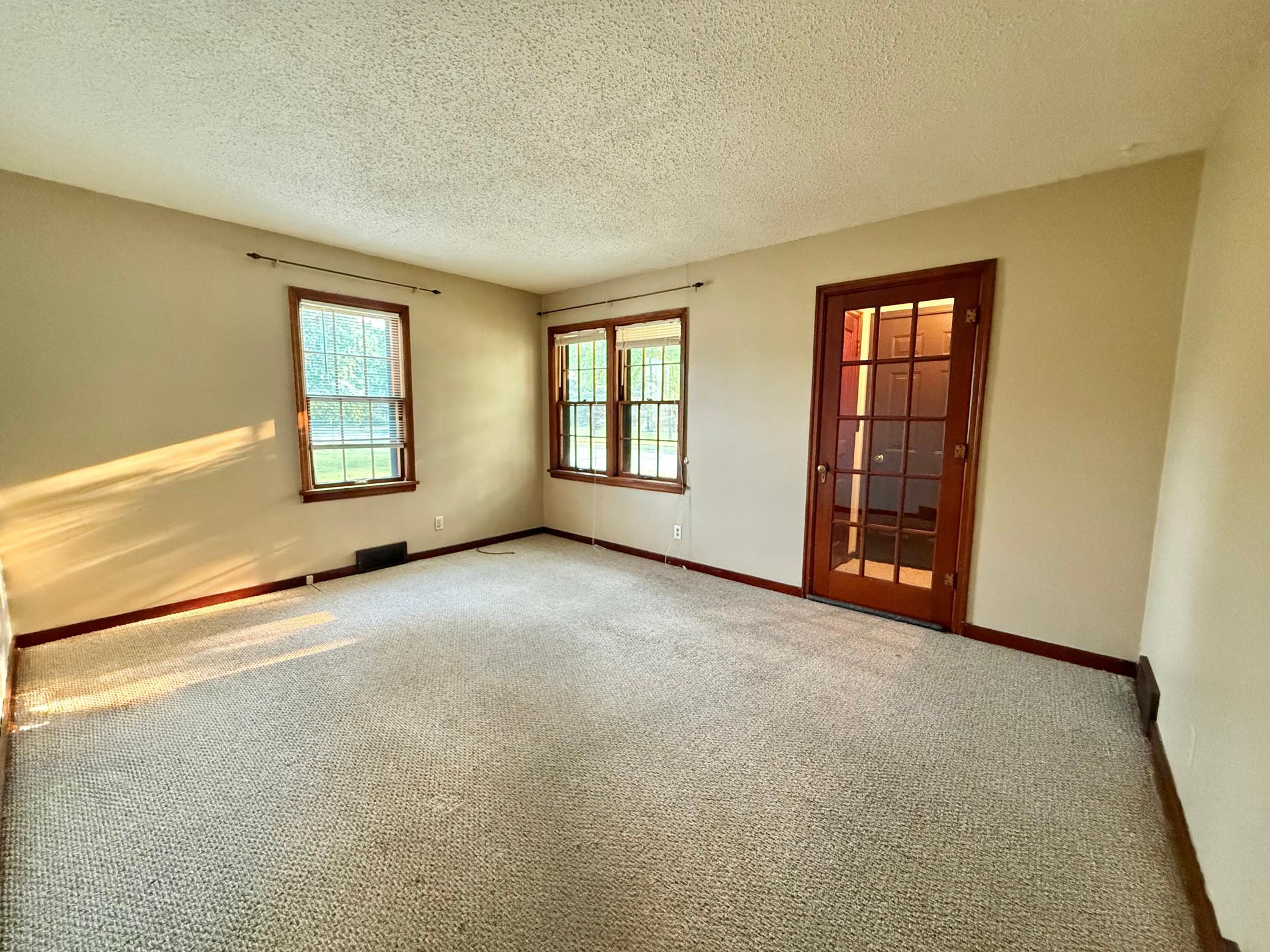 1935 single family home for sale at 618 Dewey Avenue N in Thief River Falls, MN — 3 bed, 2 bath (photo 6 of 38)