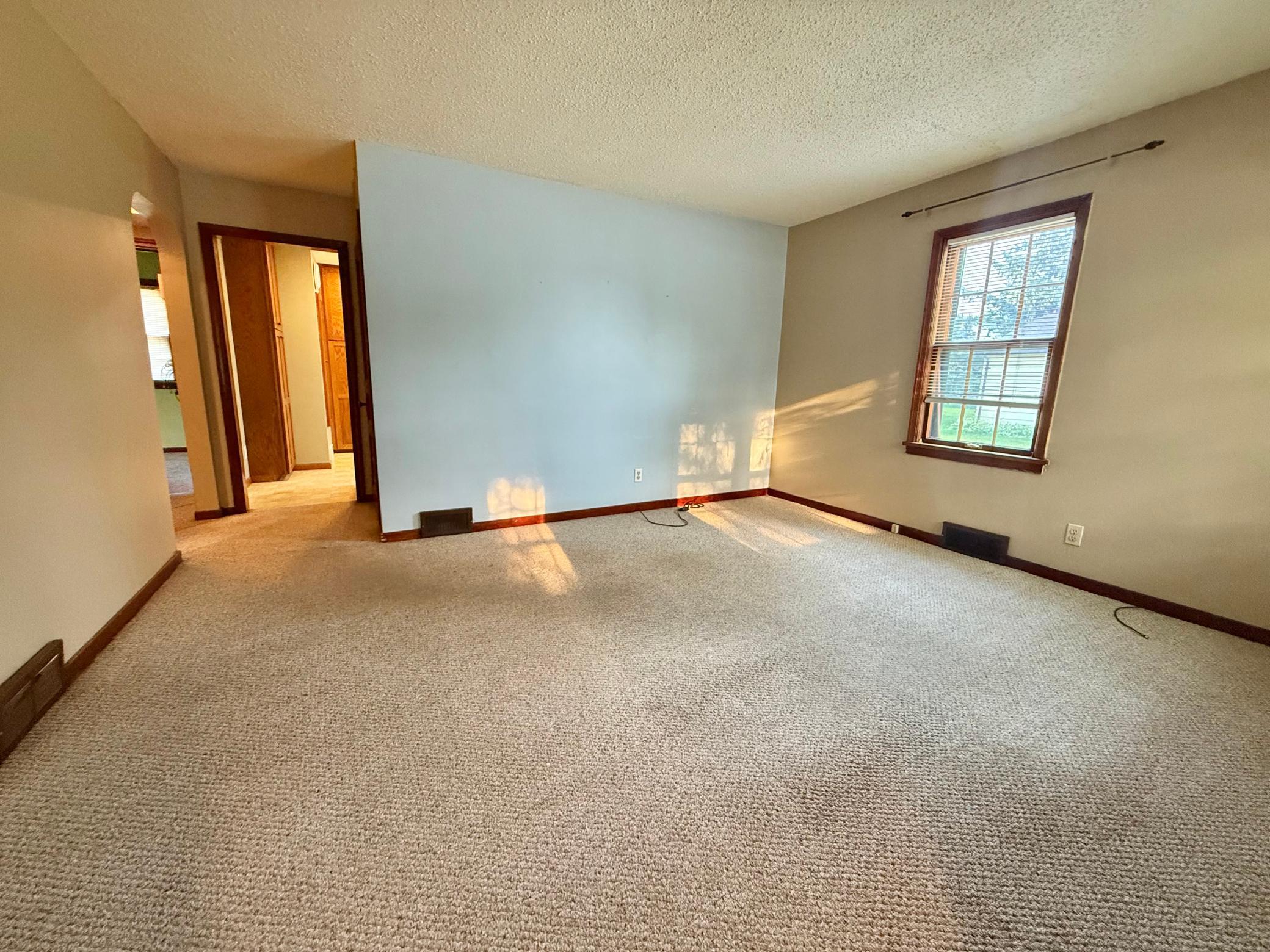 1935 single family home for sale at 618 Dewey Avenue N in Thief River Falls, MN — 3 bed, 2 bath (photo 9 of 38)