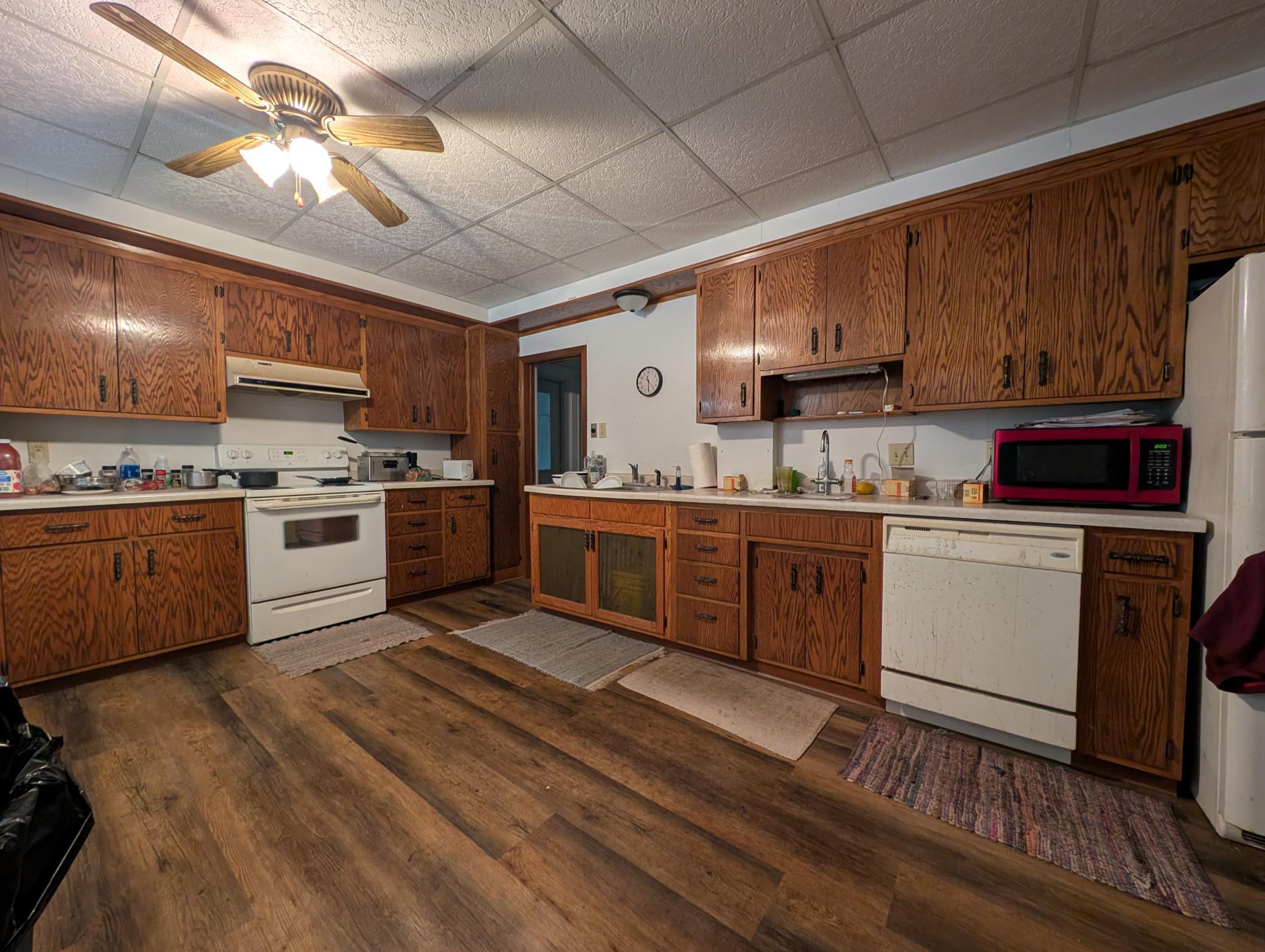 155 SW 4th, Perham MN 56573 - Photo 5 of 9