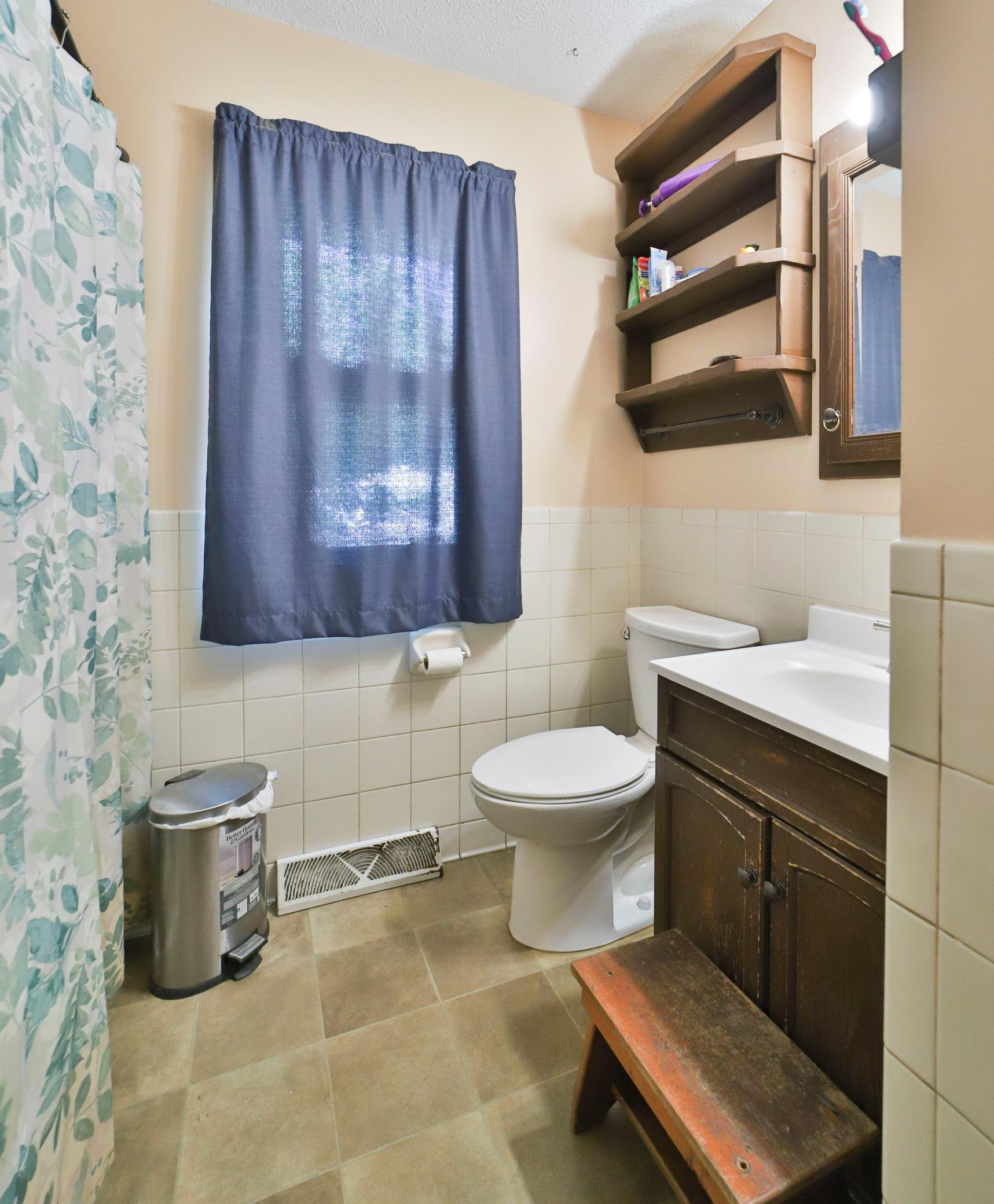 1959 single family home for sale at 505 G Street NE in Brainerd, MN — 4 bed, 2 bath (photo 16 of 40)