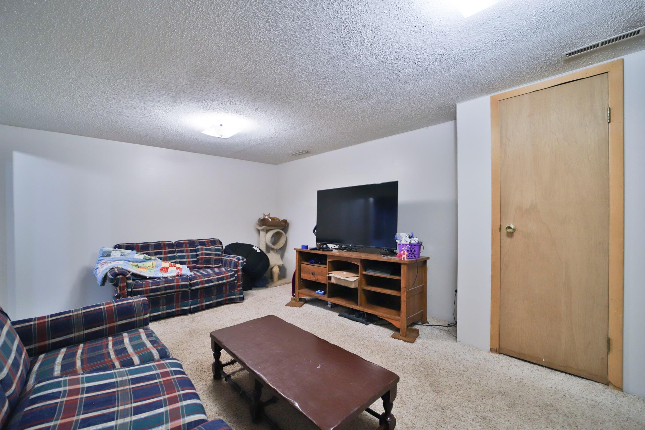 1959 single family home for sale at 505 G Street NE in Brainerd, MN — 4 bed, 2 bath (photo 24 of 40)