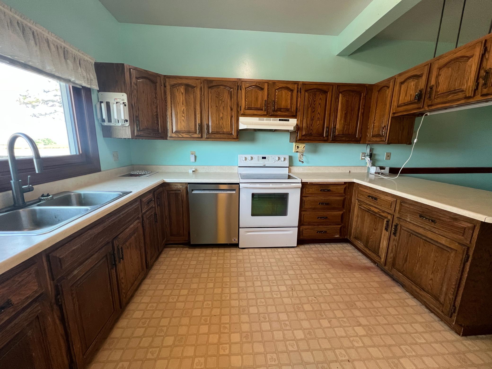 1938 single family home for sale at 10441 County Road 14 in Binford, ND — 4 bed, 1 bath (photo 32 of 94)