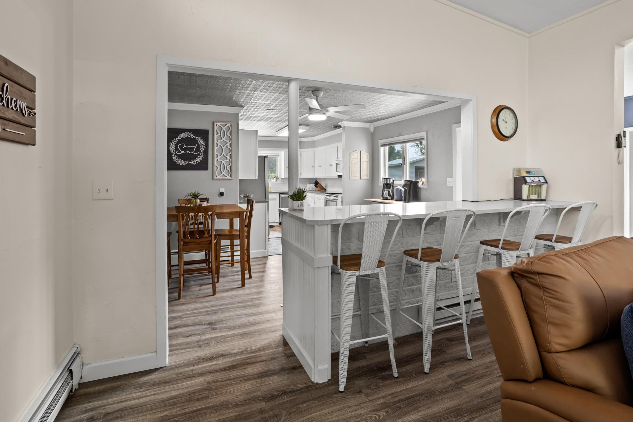 1955 single family home for sale at 844 2nd Street N in Wahpeton, ND — 4 bed, 2 bath (photo 11 of 54)