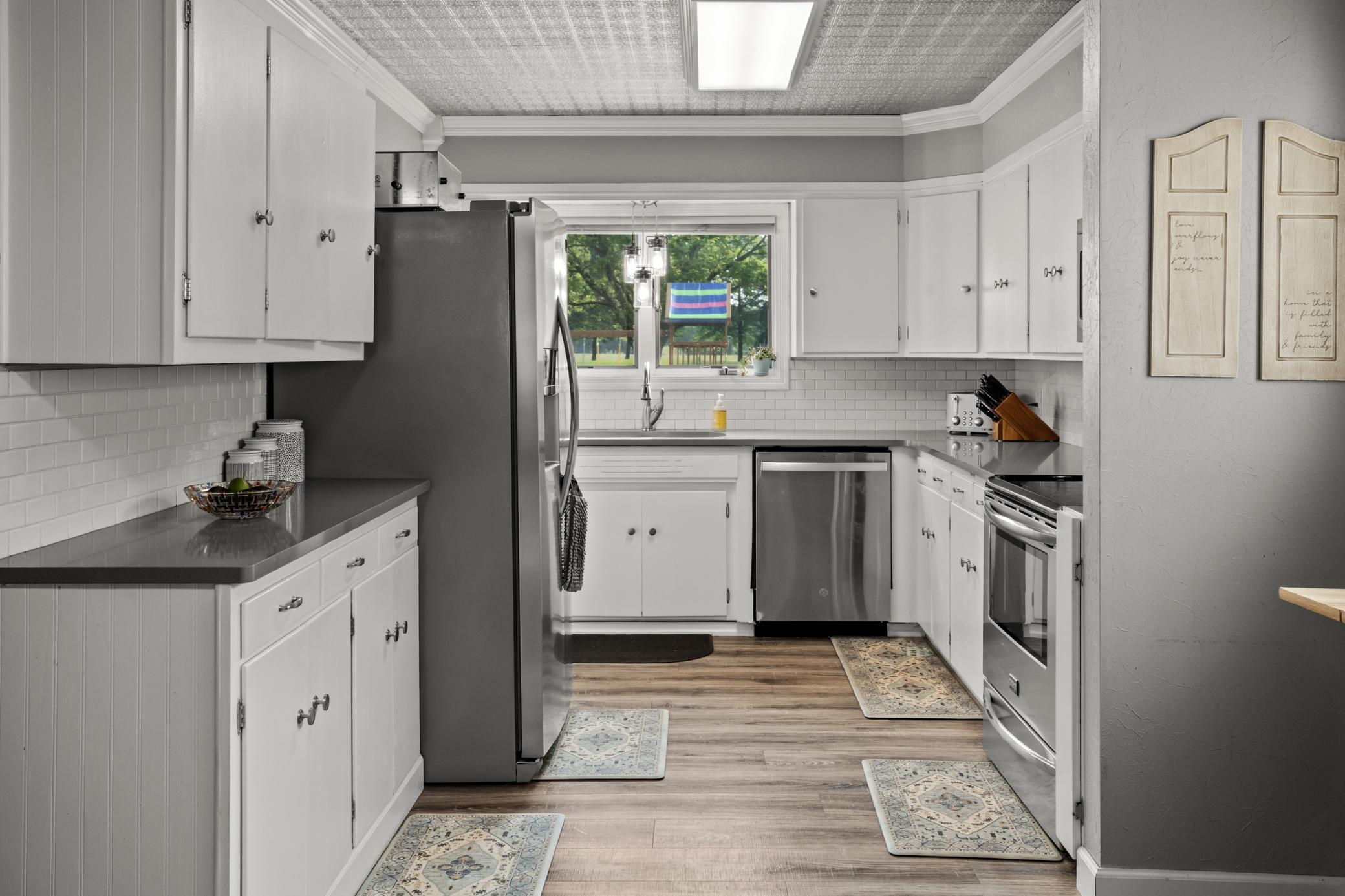 1955 single family home for sale at 844 2nd Street N in Wahpeton, ND — 4 bed, 2 bath (photo 14 of 54)