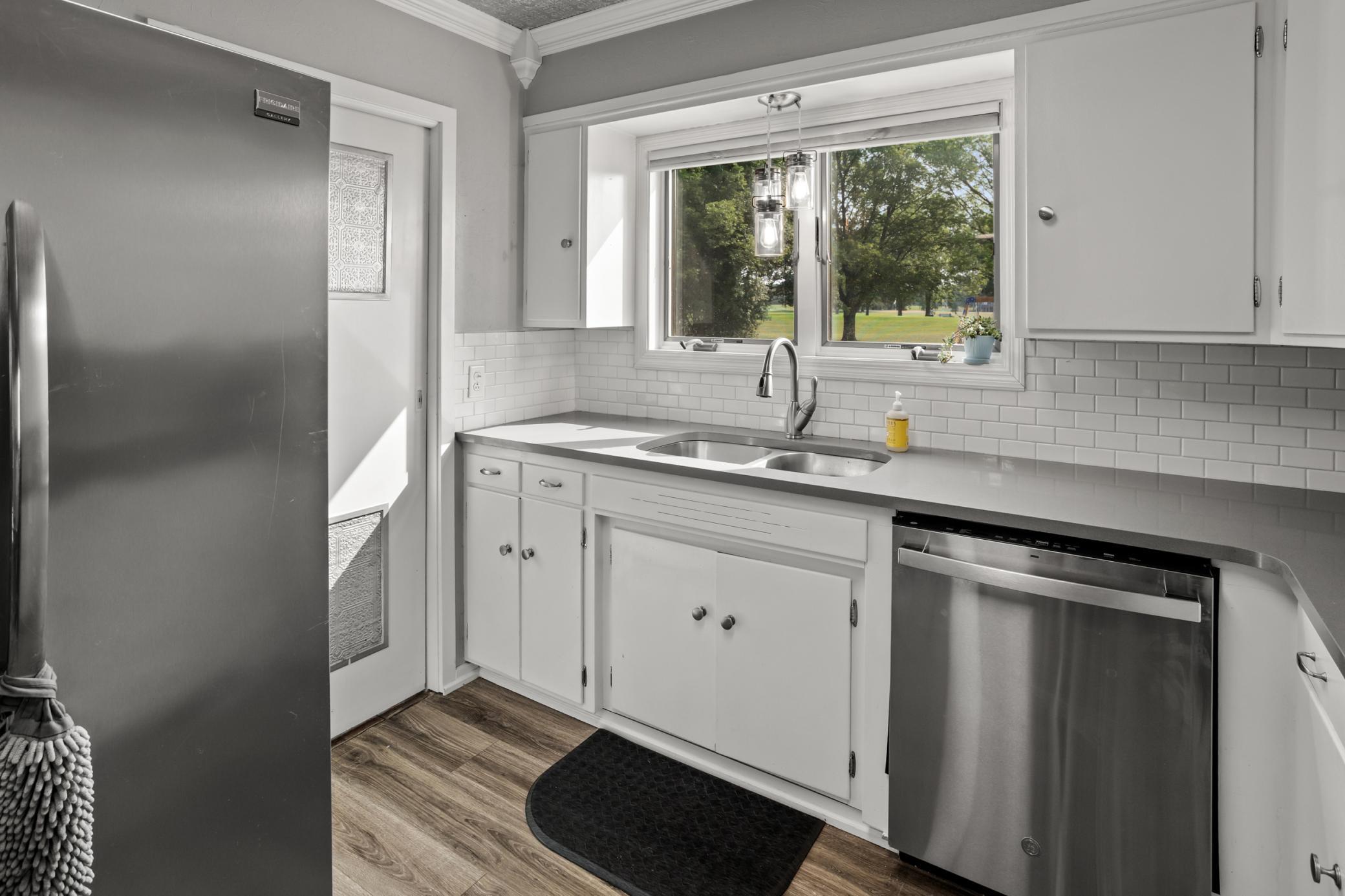 1955 single family home for sale at 844 2nd Street N in Wahpeton, ND — 4 bed, 2 bath (photo 15 of 54)