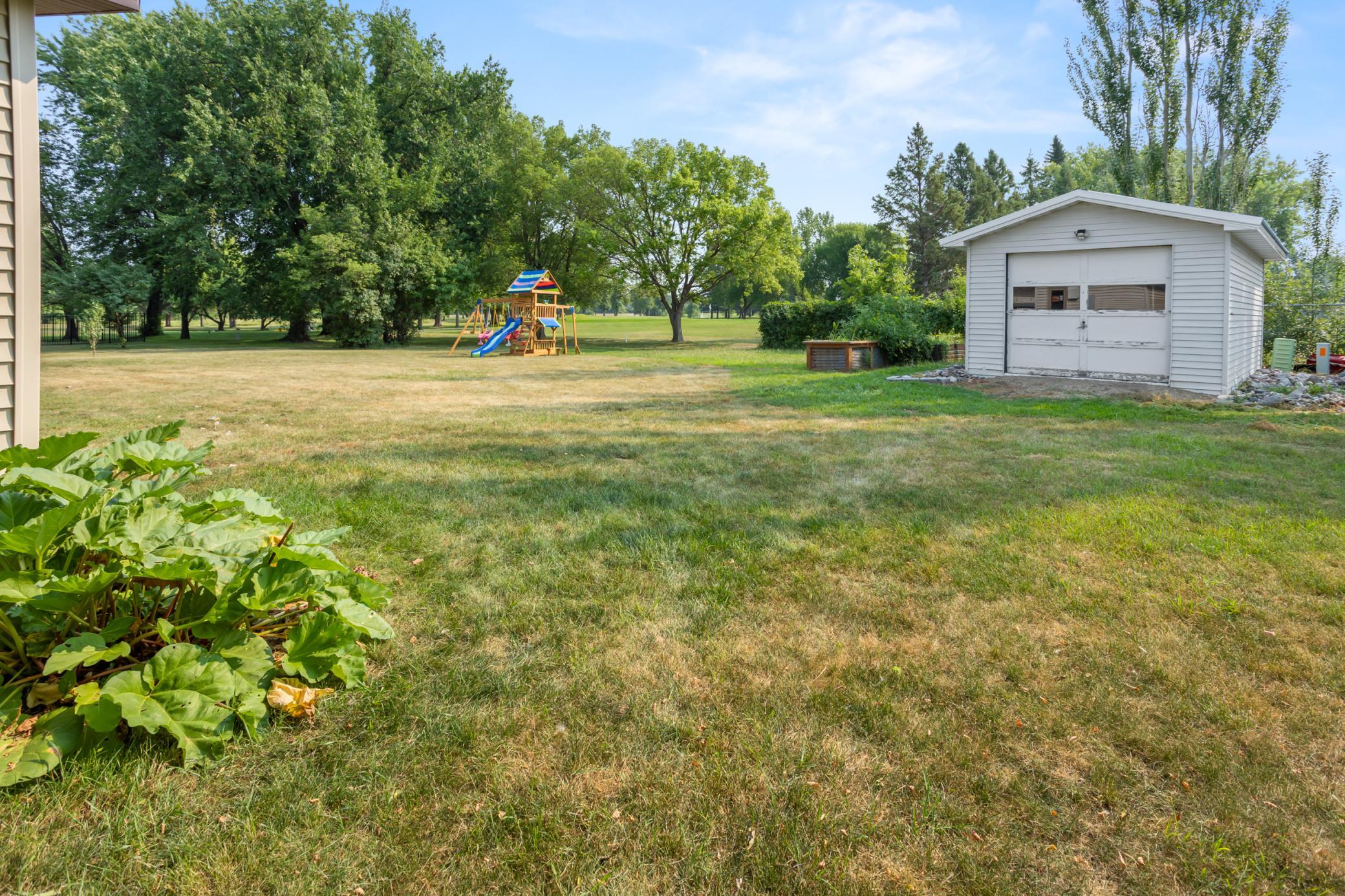 1955 single family home for sale at 844 2nd Street N in Wahpeton, ND — 4 bed, 2 bath (photo 40 of 54)