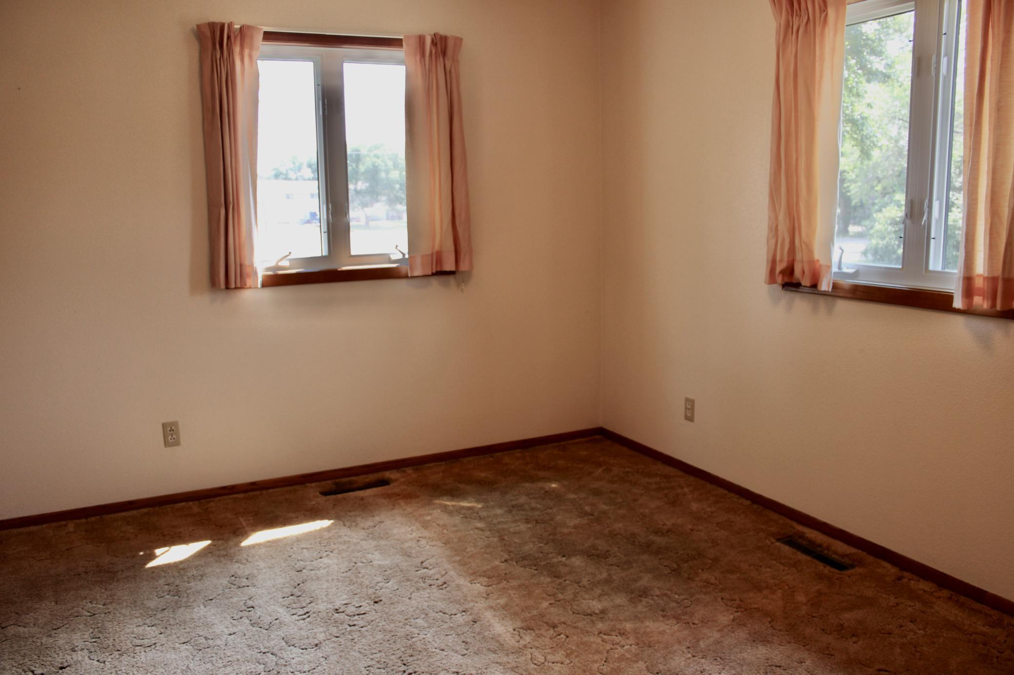 1969 single family home for sale at 506 Lincoln Avenue W in Karlstad, MN — 3 bed, 2 bath (photo 12 of 32)
