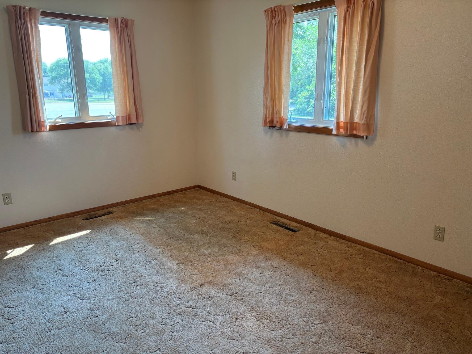 1969 single family home for sale at 506 Lincoln Avenue W in Karlstad, MN — 3 bed, 2 bath (photo 16 of 32)