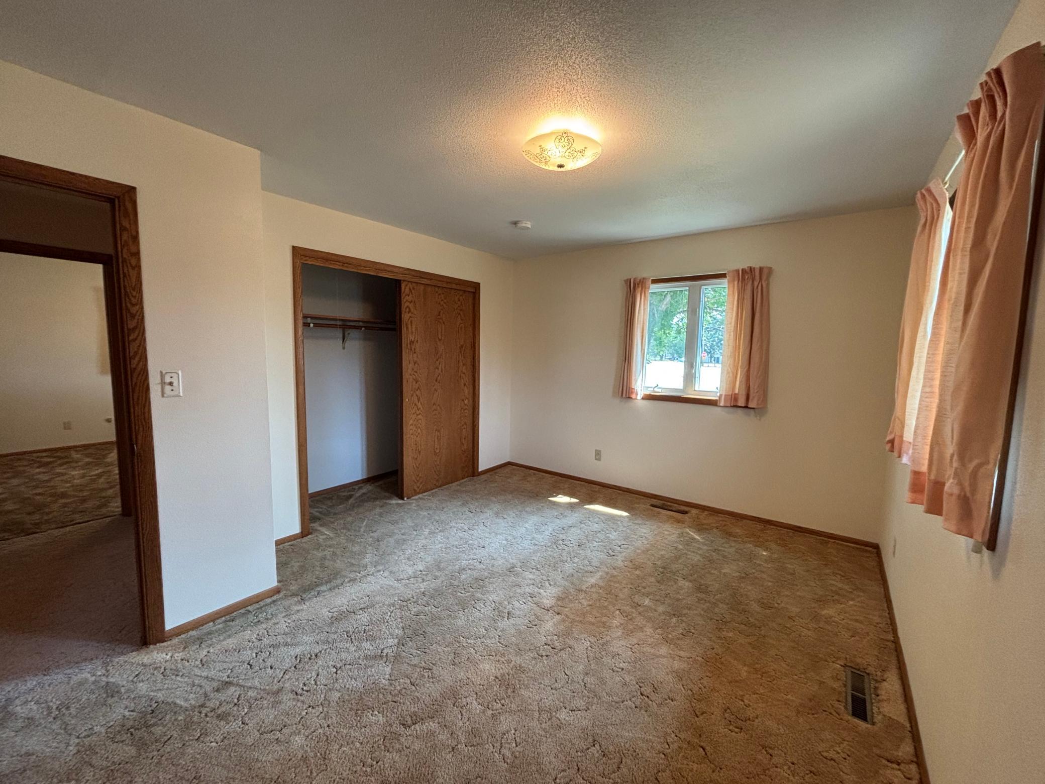 1969 single family home for sale at 506 Lincoln Avenue W in Karlstad, MN — 3 bed, 2 bath (photo 17 of 32)
