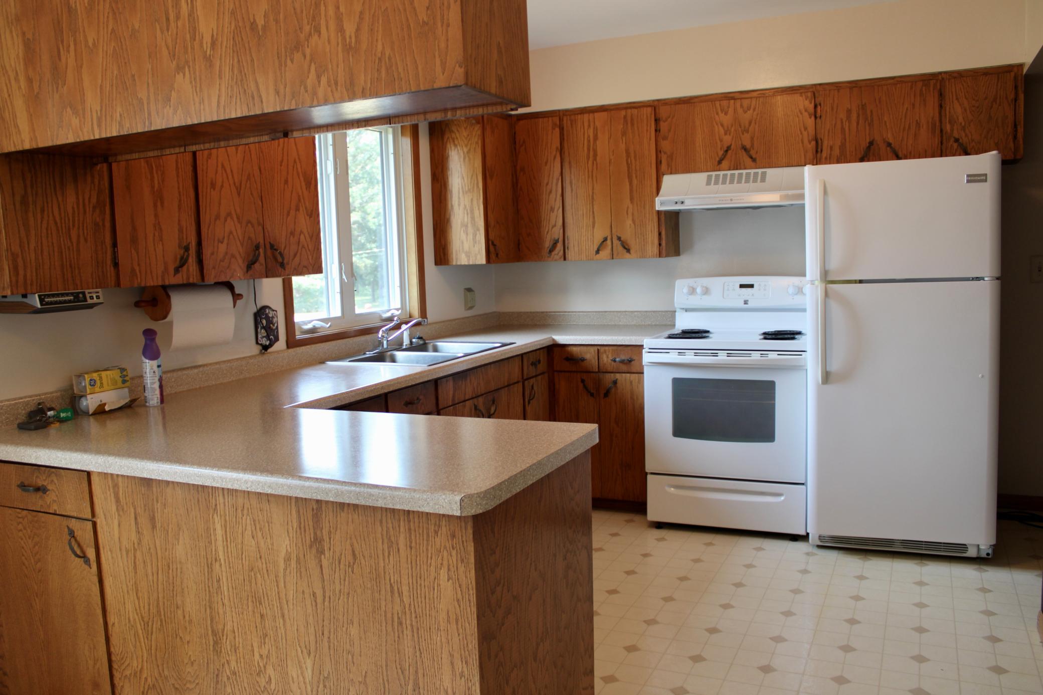1969 single family home for sale at 506 Lincoln Avenue W in Karlstad, MN — 3 bed, 2 bath (photo 7 of 32)