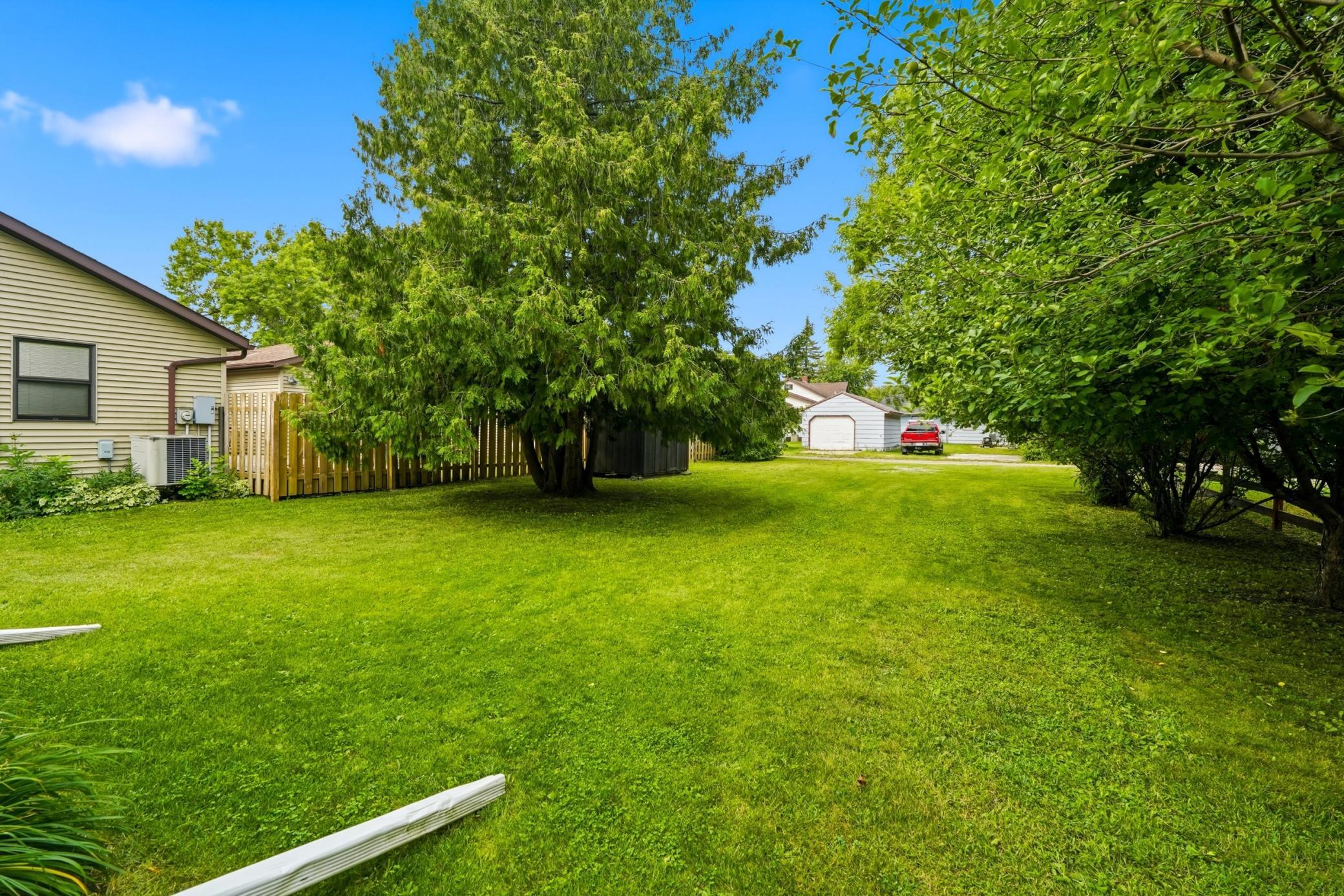 1930 single family home for sale at 109 Kneale Avenue S in Thief River Falls, MN — 2 bed, 1 bath (photo 4 of 12)