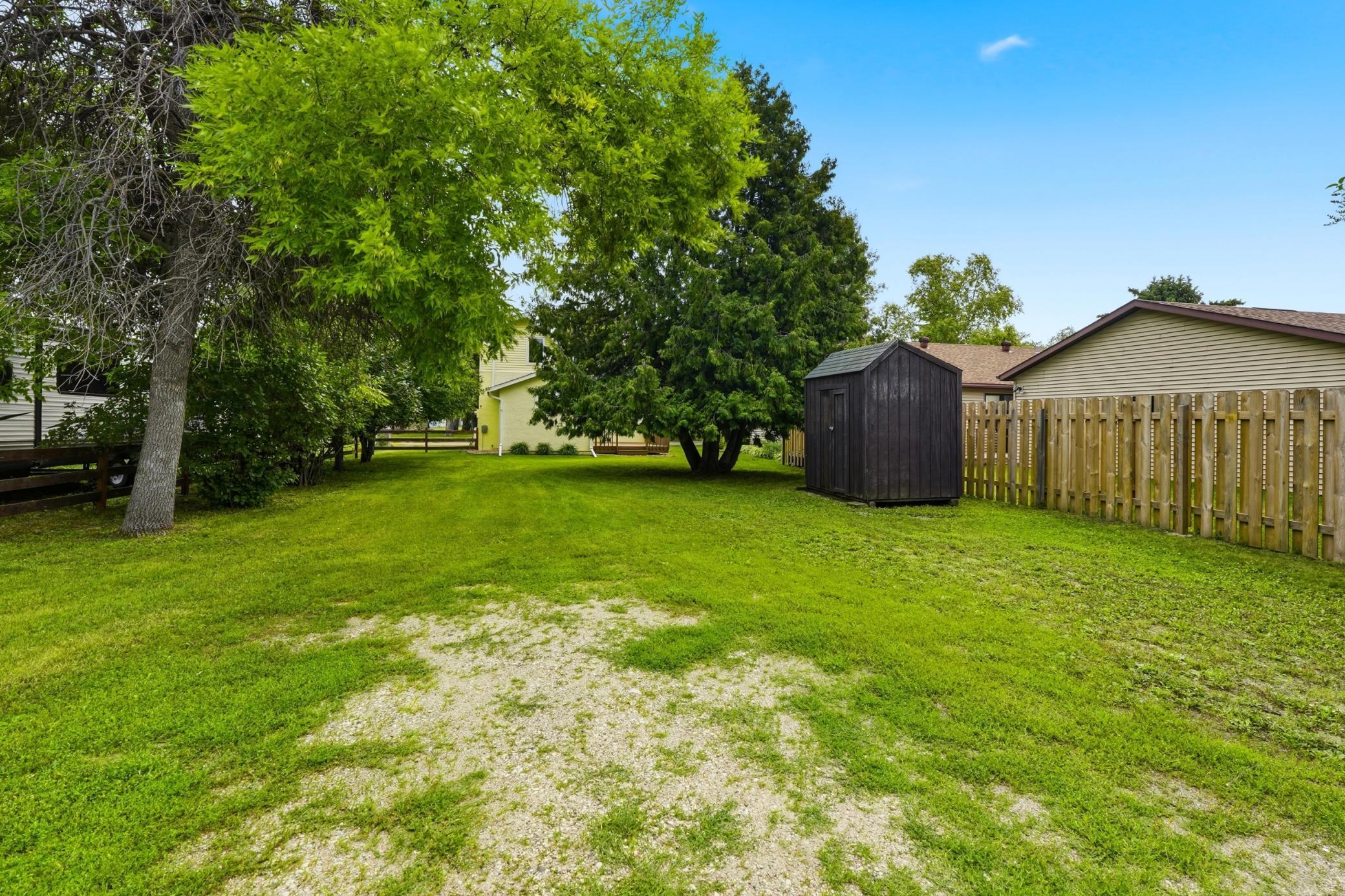 1930 single family home for sale at 109 Kneale Avenue S in Thief River Falls, MN — 2 bed, 1 bath (photo 5 of 12)