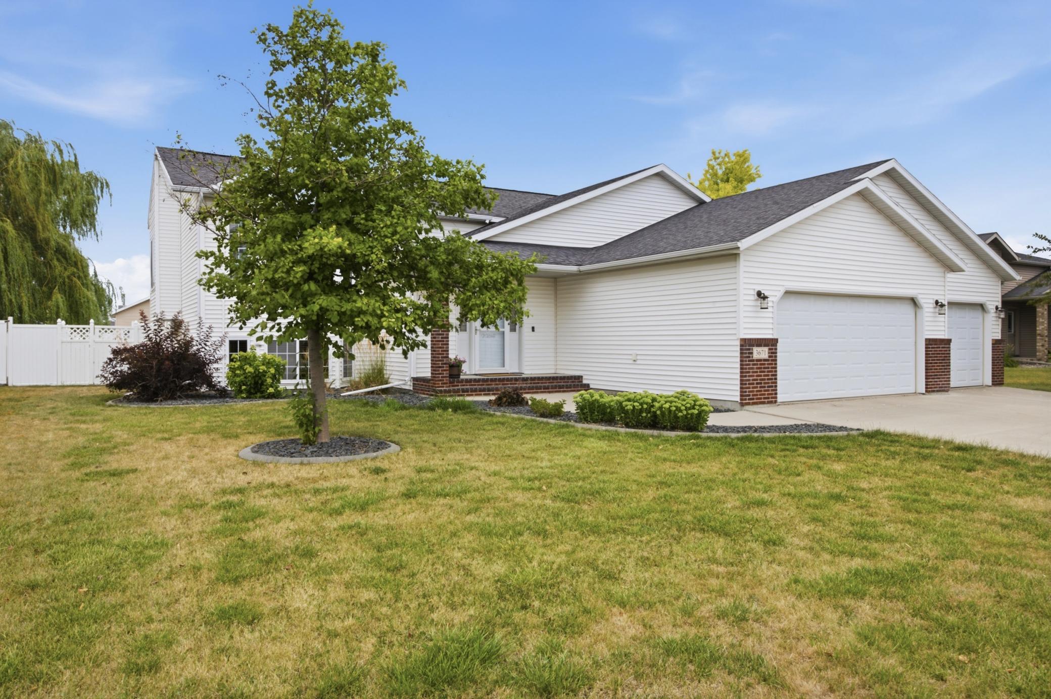 3671 Harrison Street S, Fargo ND 58104 - Photo 3 of 37