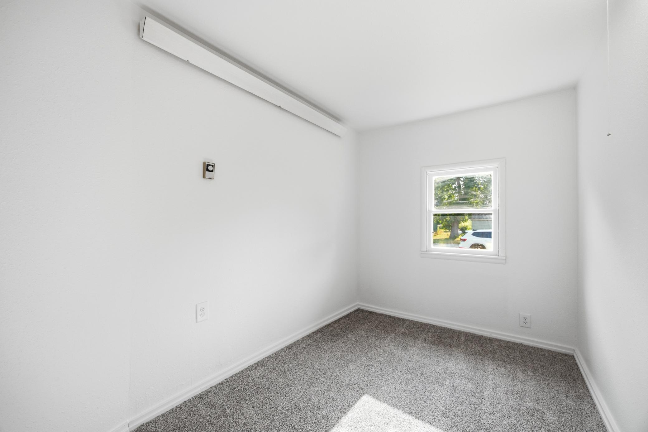 1950 single family home for sale at 206 1st Avenue NE in Hankinson, ND — 2 bed, 1 bath (photo 16 of 28)