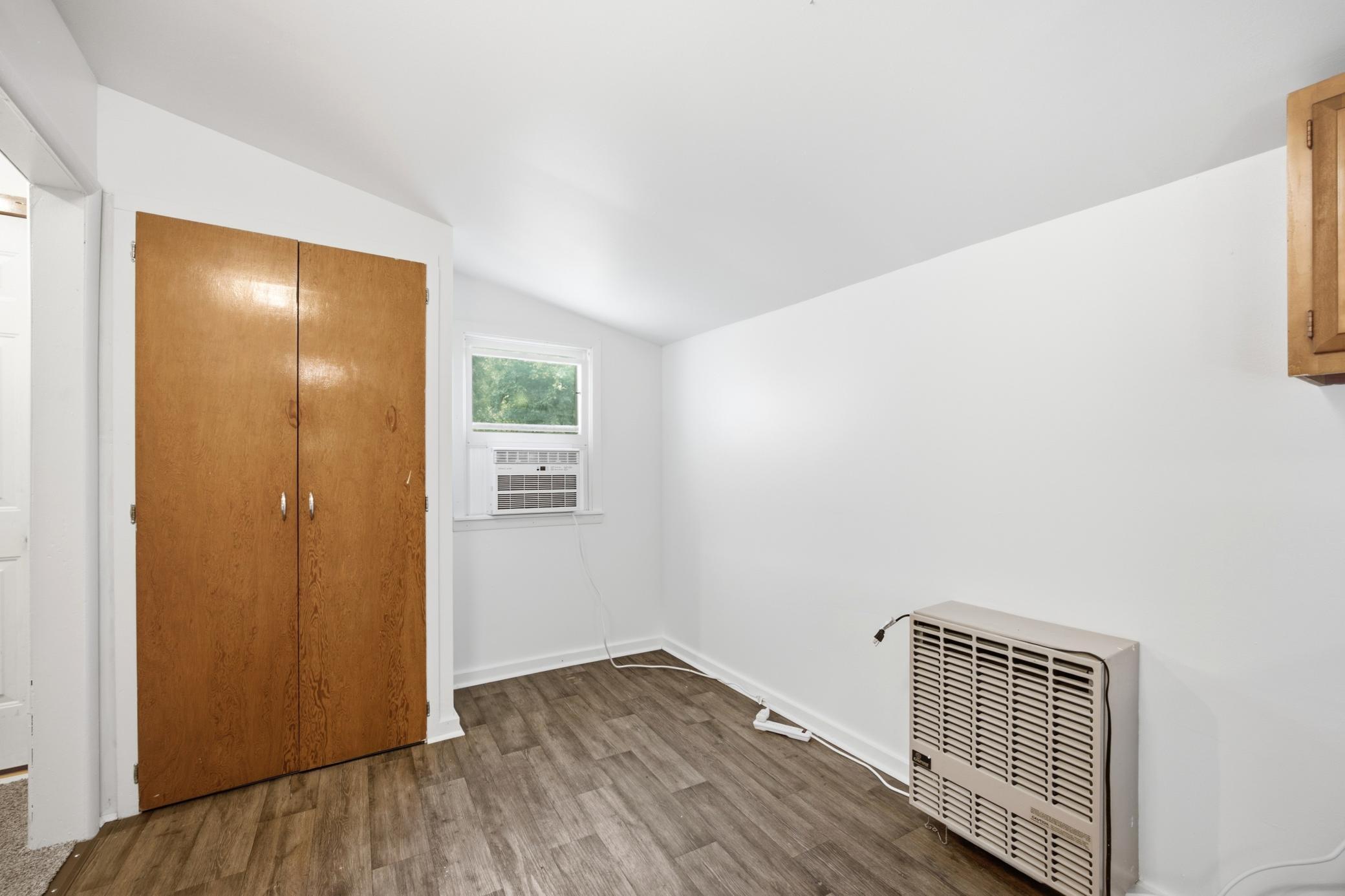 1950 single family home for sale at 206 1st Avenue NE in Hankinson, ND — 2 bed, 1 bath (photo 22 of 28)