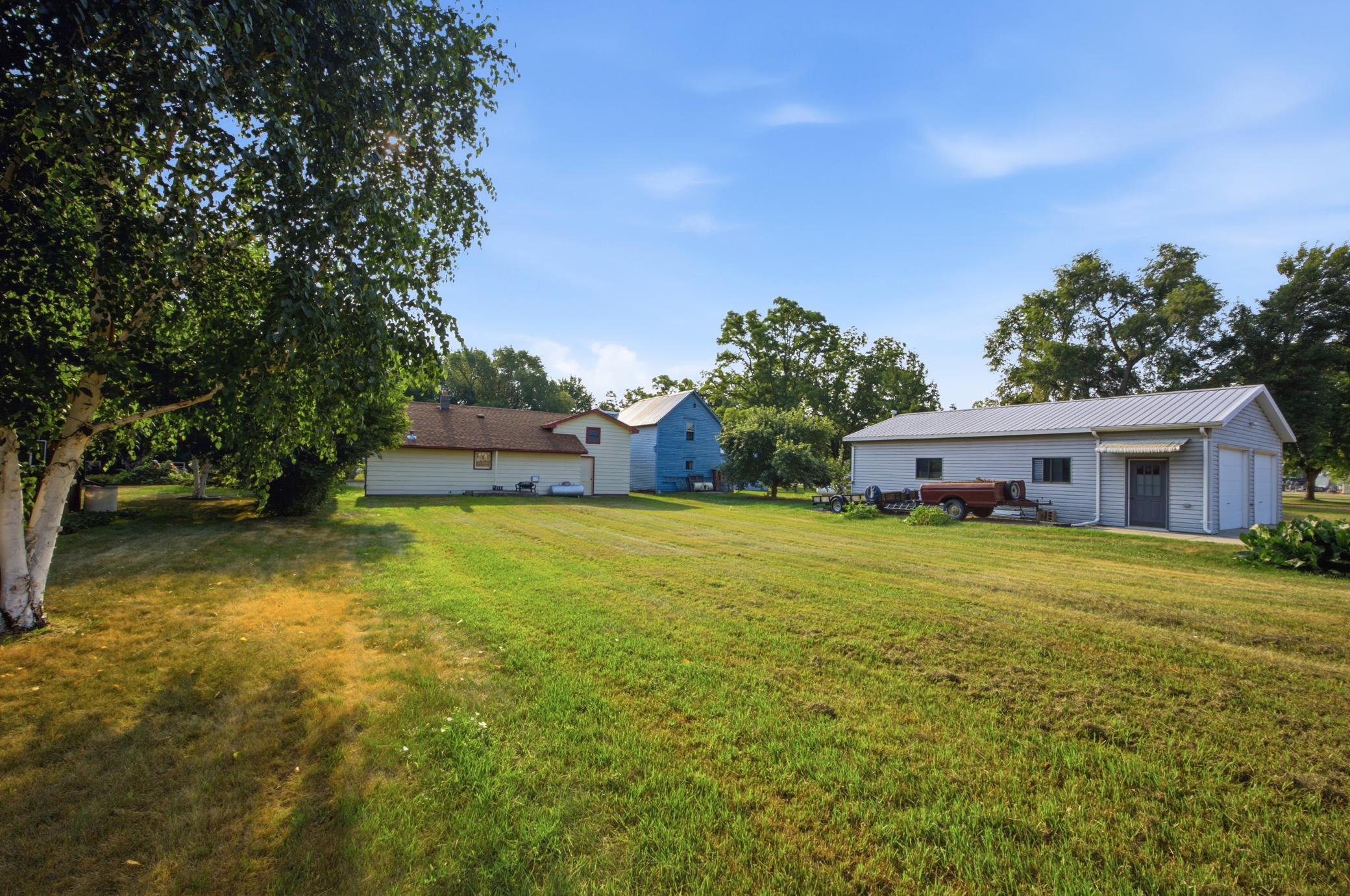 1950 single family home for sale at 206 1st Avenue NE in Hankinson, ND — 2 bed, 1 bath (photo 5 of 28)