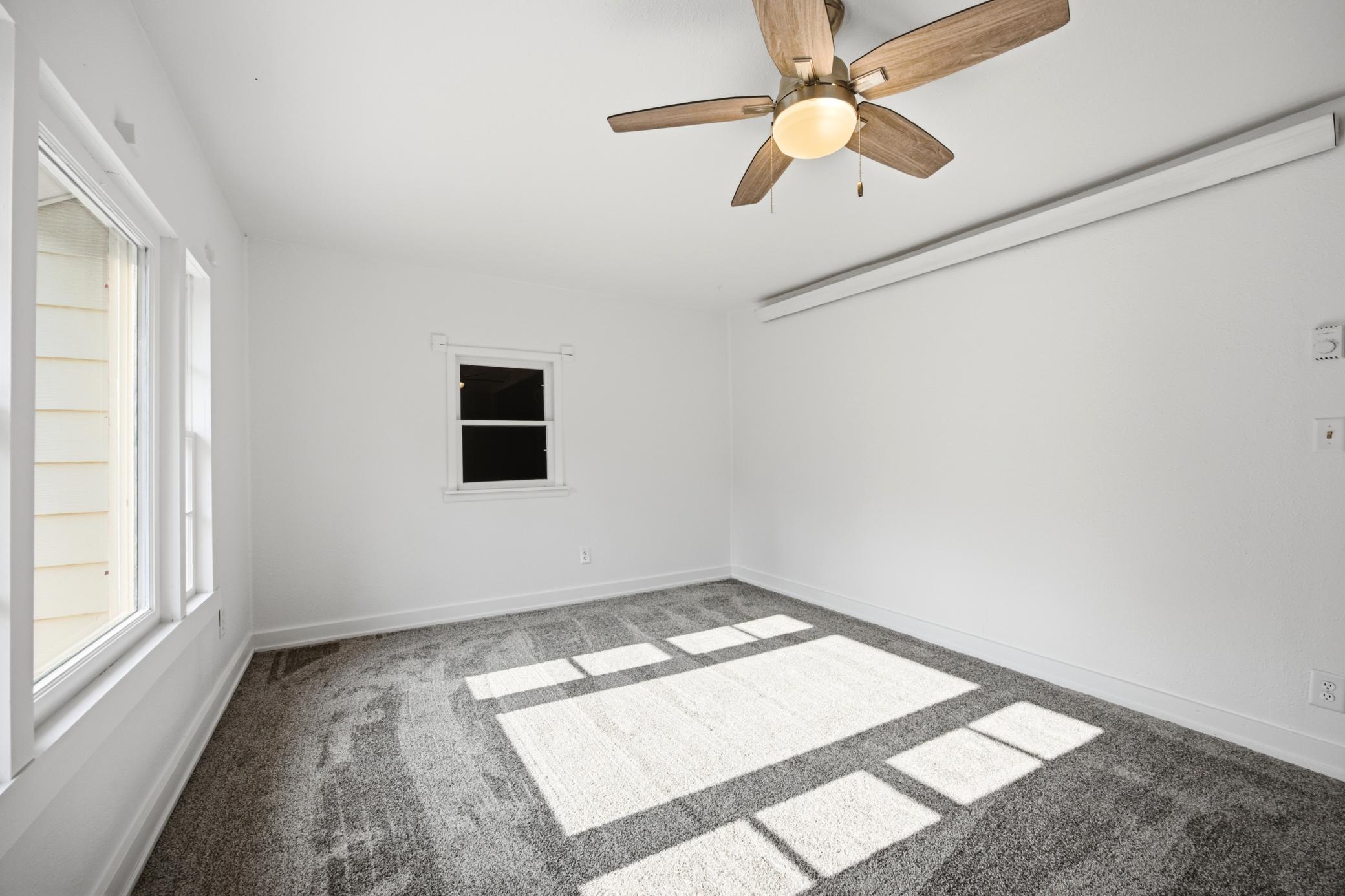1950 single family home for sale at 206 1st Avenue NE in Hankinson, ND — 2 bed, 1 bath (photo 8 of 28)