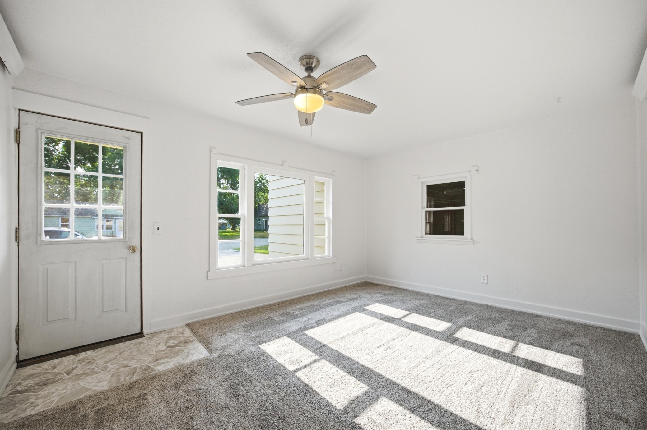 1950 single family home for sale at 206 1st Avenue NE in Hankinson, ND — 2 bed, 1 bath (photo 9 of 28)
