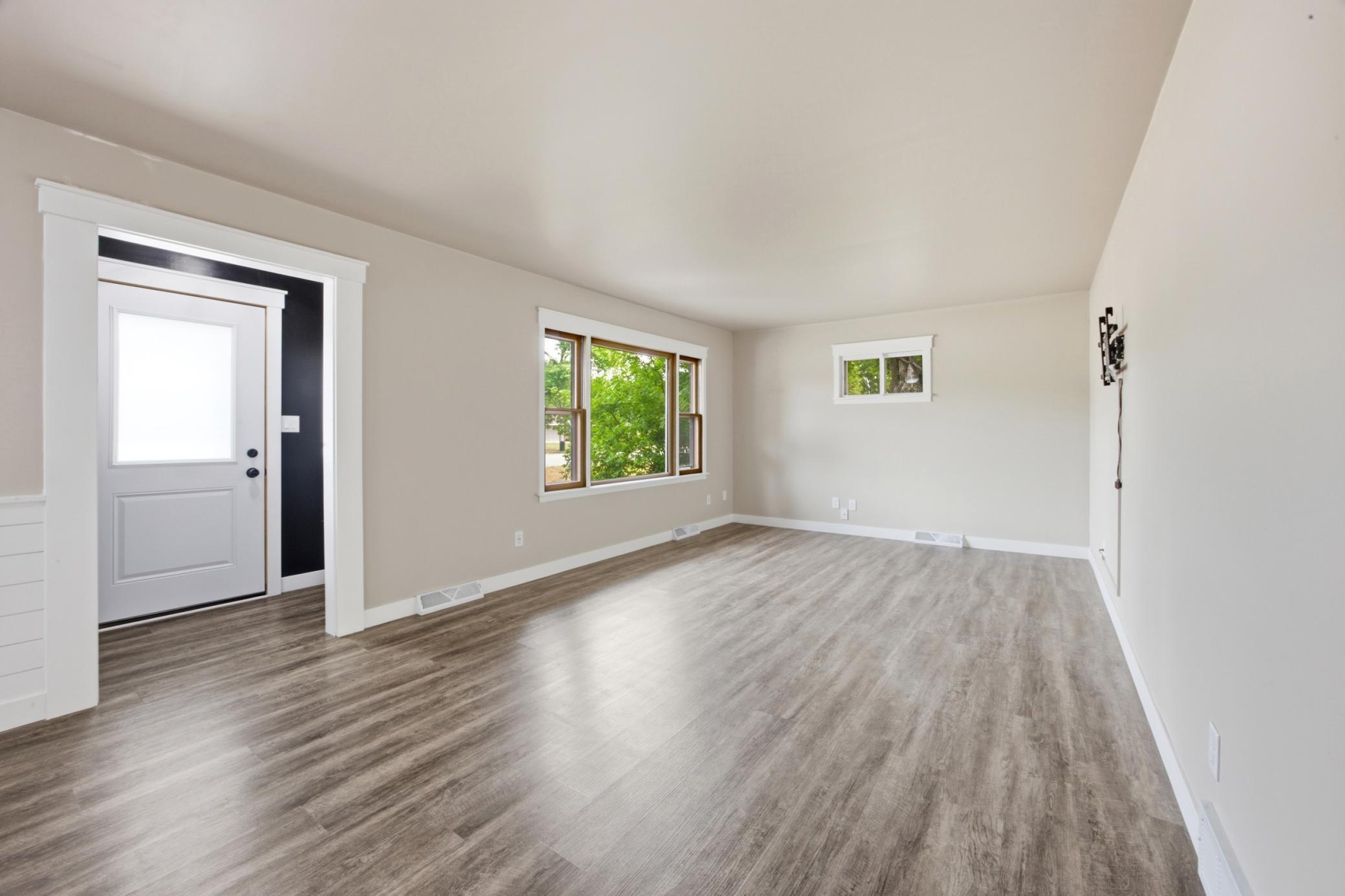 1964 single family home for sale at 115 Park Avenue E in Hendrum, MN — 3 bed, 2 bath (photo 6 of 27)