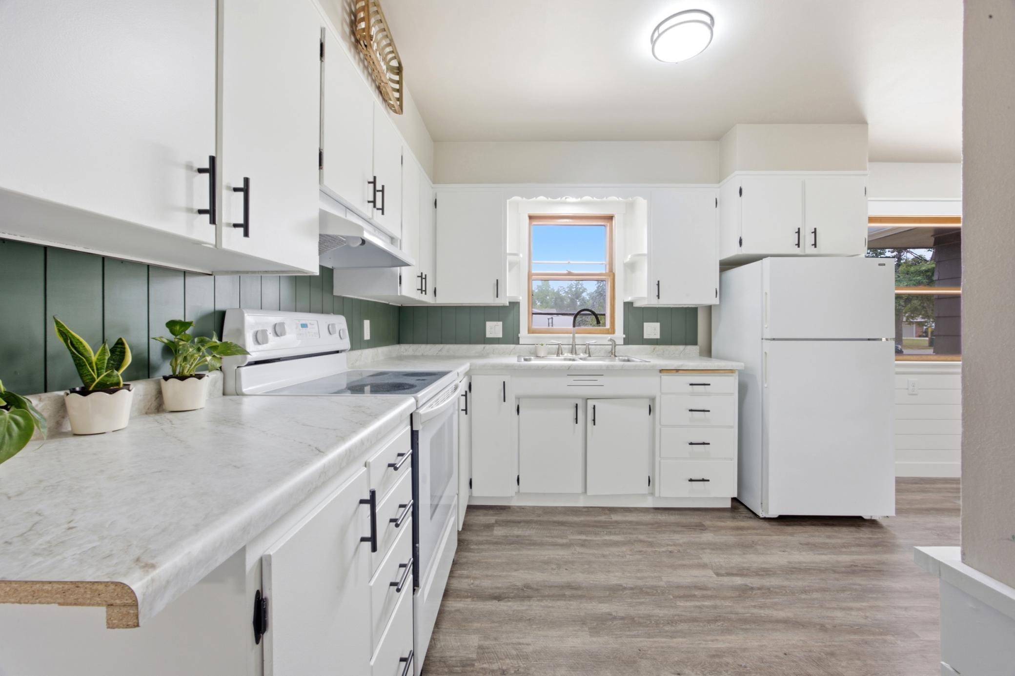 1964 single family home for sale at 115 Park Avenue E in Hendrum, MN — 3 bed, 2 bath (photo 8 of 27)
