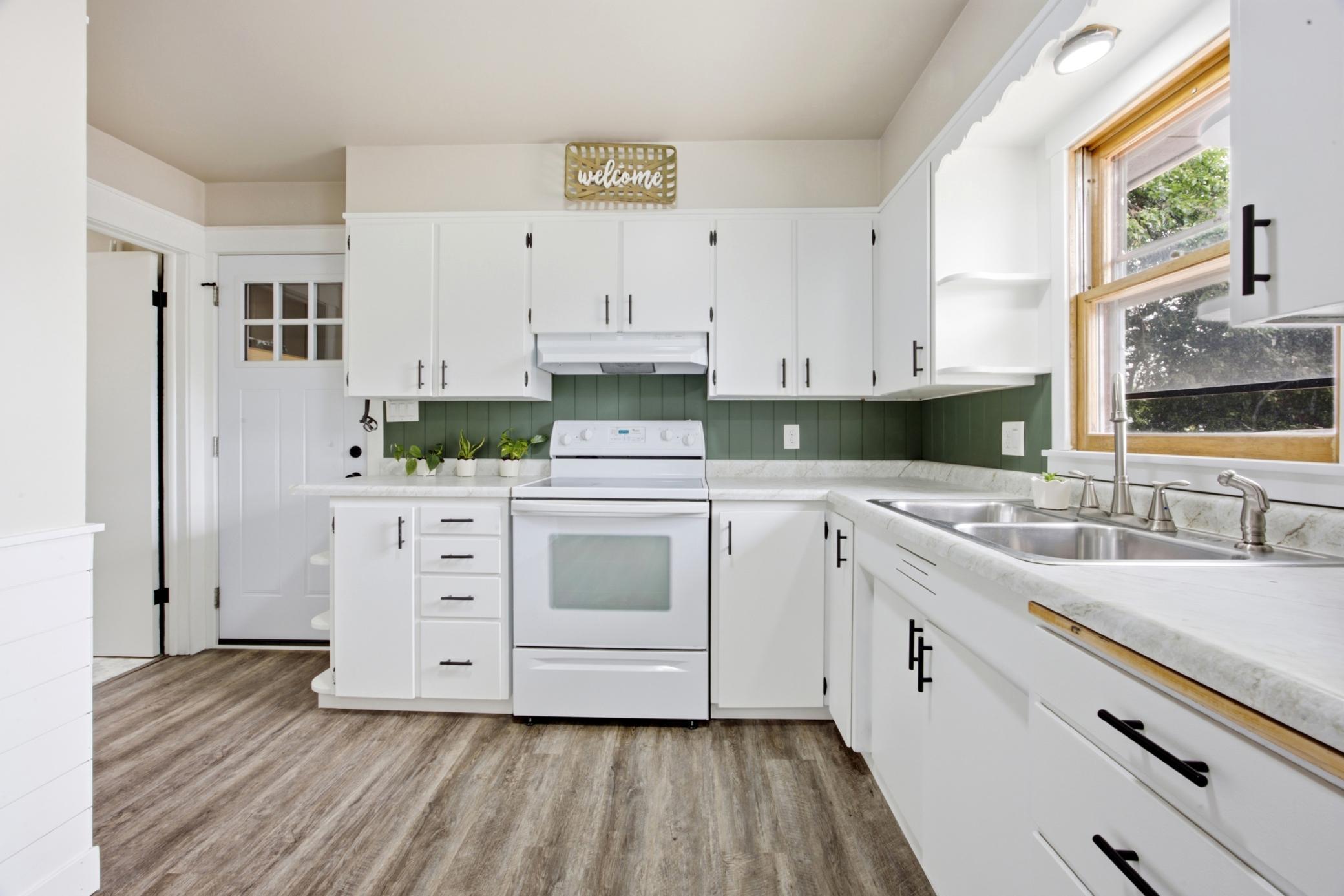 1964 single family home for sale at 115 Park Avenue E in Hendrum, MN — 3 bed, 2 bath (photo 9 of 27)