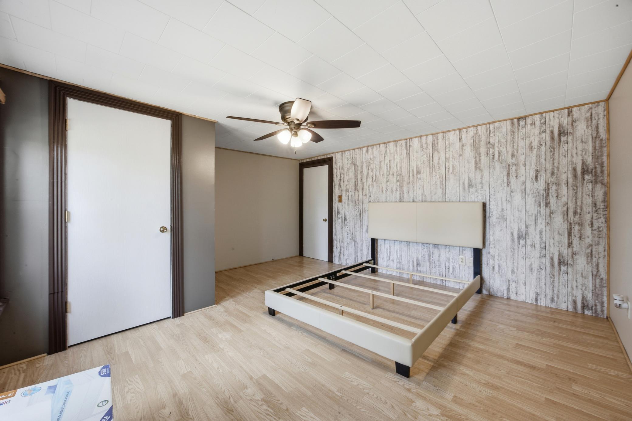 1900 single family home for sale at 295 9th Avenue in Walcott, ND — 4 bed, 2 bath (photo 20 of 35)
