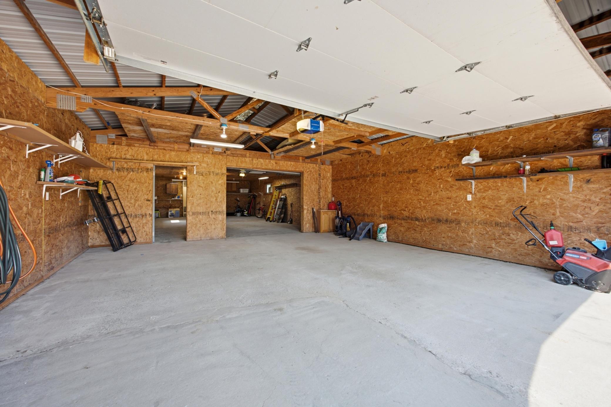 1900 single family home for sale at 295 9th Avenue in Walcott, ND — 4 bed, 2 bath (photo 23 of 35)