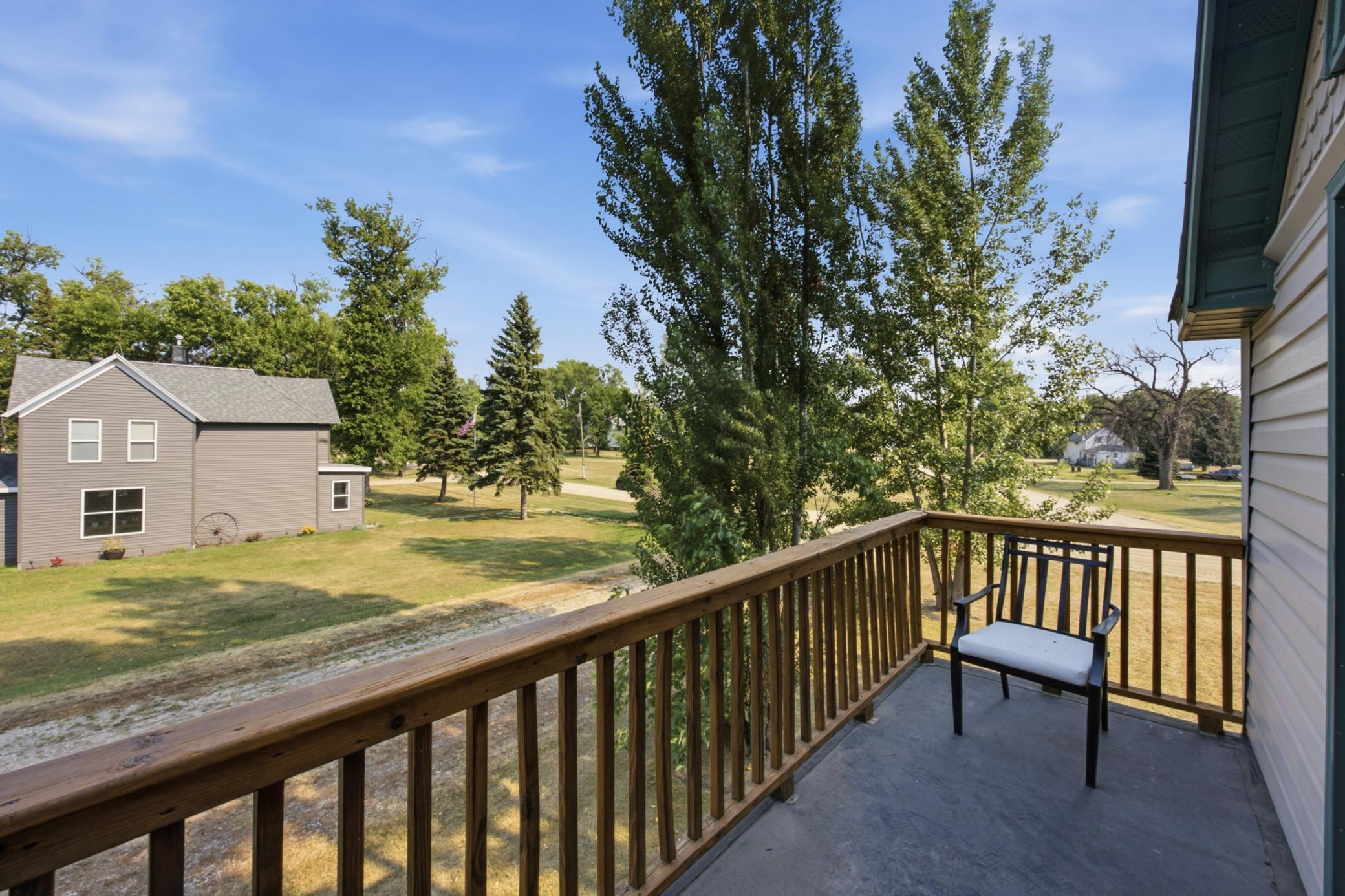 1900 single family home for sale at 295 9th Avenue in Walcott, ND — 4 bed, 2 bath (photo 25 of 35)