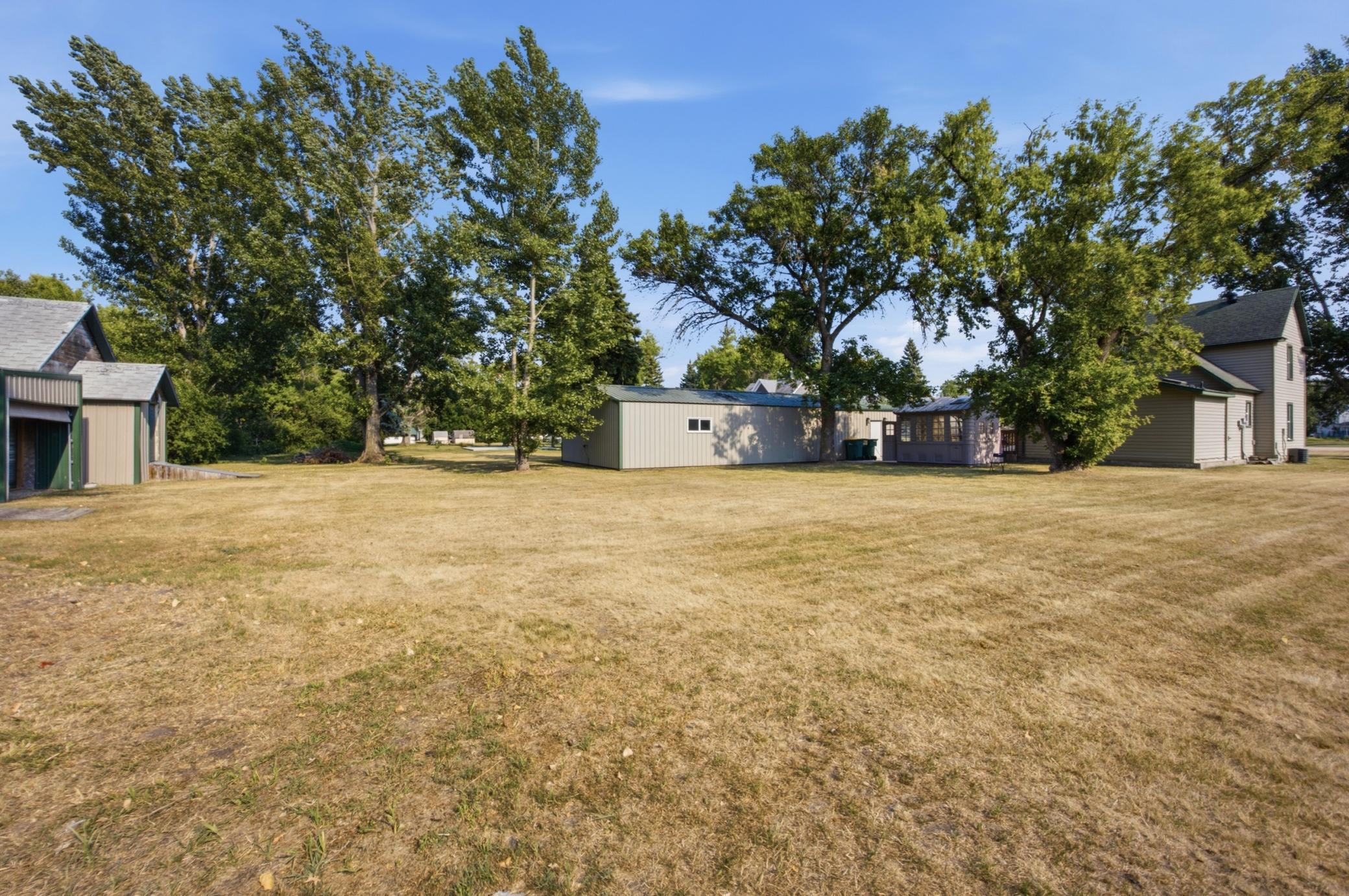 1900 single family home for sale at 295 9th Avenue in Walcott, ND — 4 bed, 2 bath (photo 27 of 35)