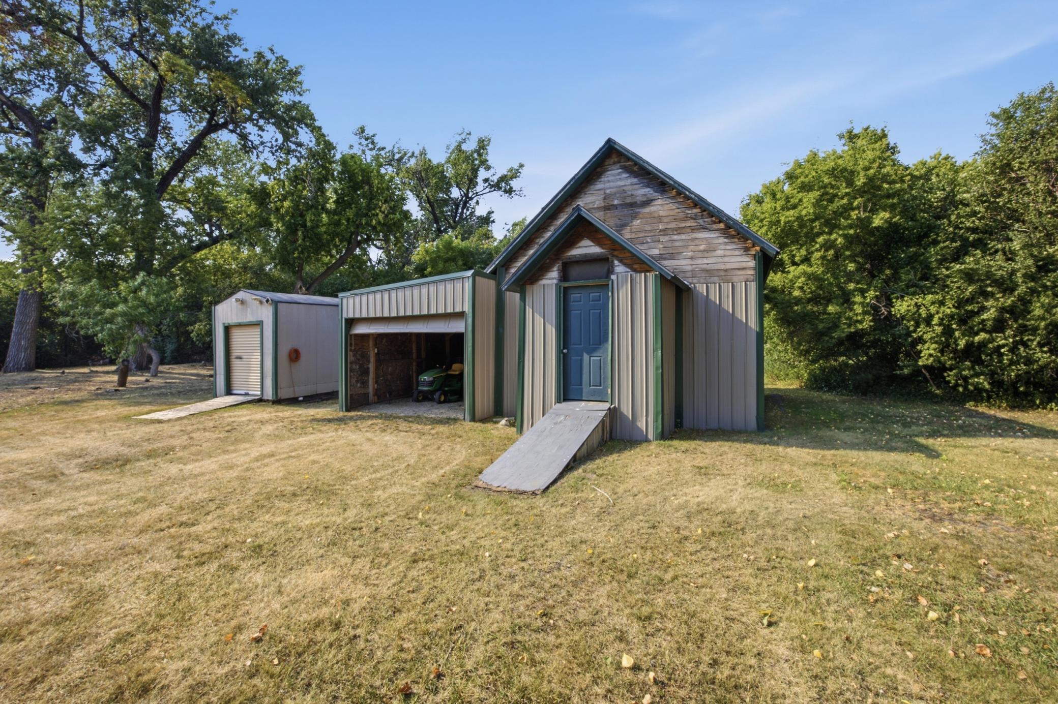 1900 single family home for sale at 295 9th Avenue in Walcott, ND — 4 bed, 2 bath (photo 28 of 35)
