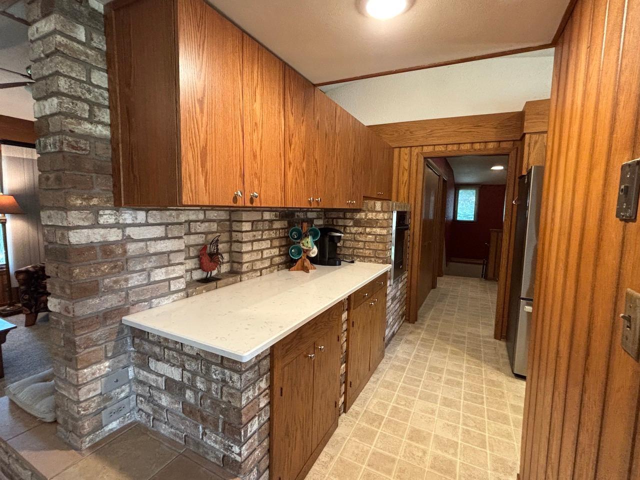 1965 single family home for sale at 911 Oakmont Drive in Thief River Falls, MN — 4 bed, 3 bath (photo 14 of 45)
