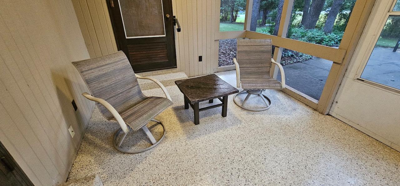 1965 single family home for sale at 911 Oakmont Drive in Thief River Falls, MN — 4 bed, 3 bath (photo 22 of 45)