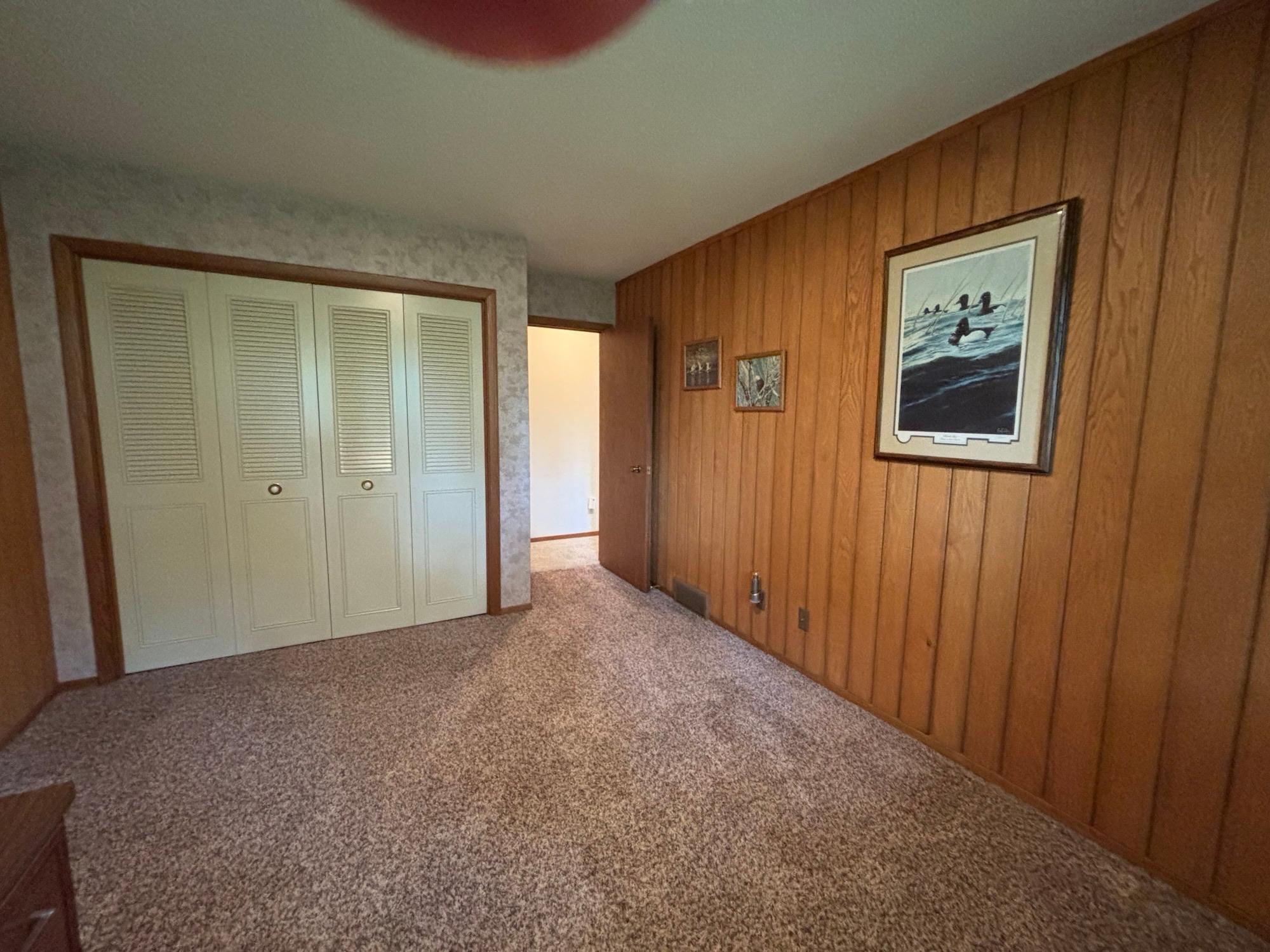 1965 single family home for sale at 911 Oakmont Drive in Thief River Falls, MN — 4 bed, 3 bath (photo 25 of 45)
