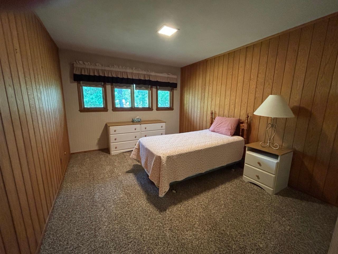 1965 single family home for sale at 911 Oakmont Drive in Thief River Falls, MN — 4 bed, 3 bath (photo 26 of 45)