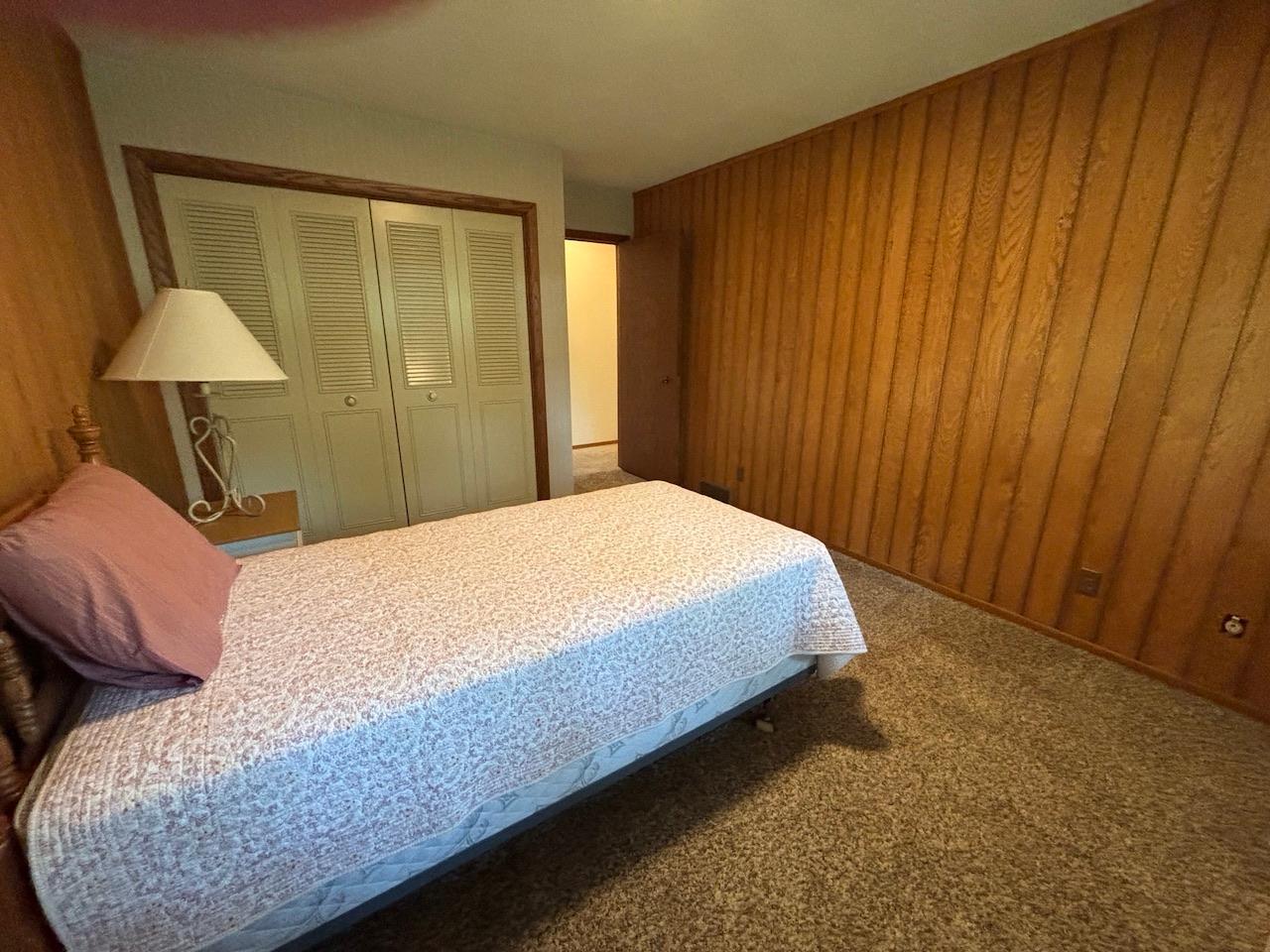 1965 single family home for sale at 911 Oakmont Drive in Thief River Falls, MN — 4 bed, 3 bath (photo 27 of 45)