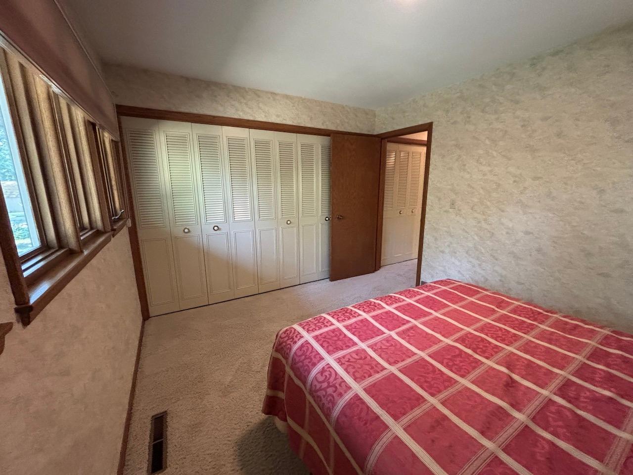 1965 single family home for sale at 911 Oakmont Drive in Thief River Falls, MN — 4 bed, 3 bath (photo 32 of 45)