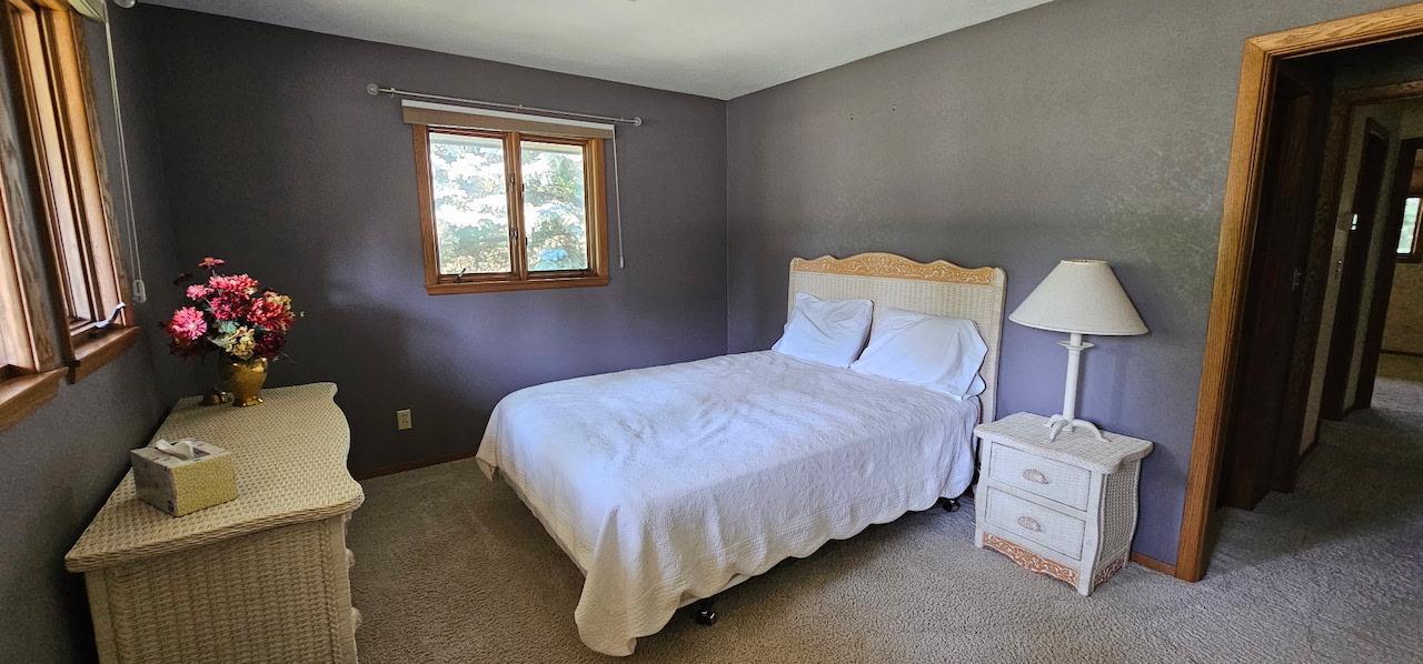 1965 single family home for sale at 911 Oakmont Drive in Thief River Falls, MN — 4 bed, 3 bath (photo 34 of 45)