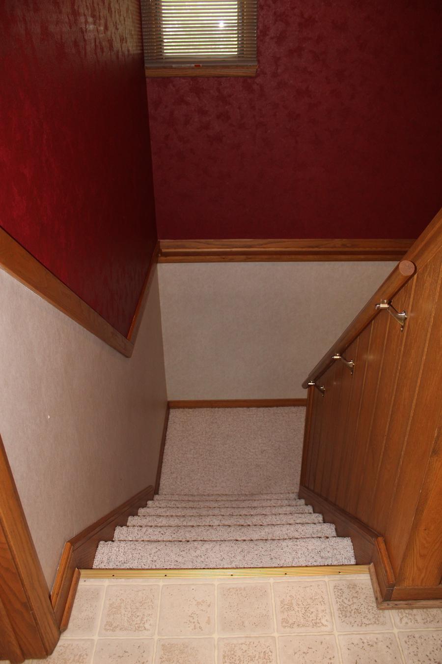 1965 single family home for sale at 911 Oakmont Drive in Thief River Falls, MN — 4 bed, 3 bath (photo 38 of 45)