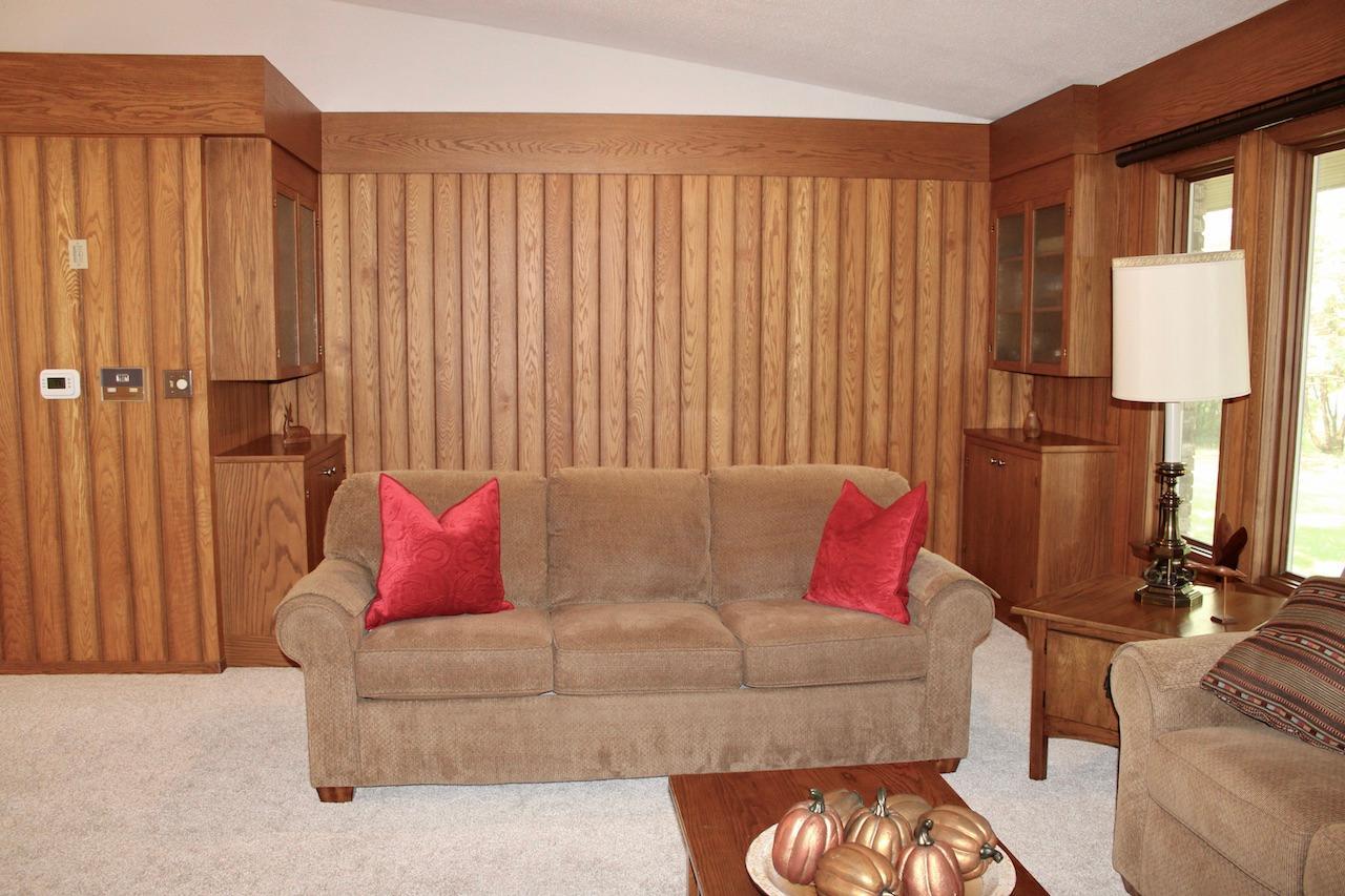 1965 single family home for sale at 911 Oakmont Drive in Thief River Falls, MN — 4 bed, 3 bath (photo 9 of 45)