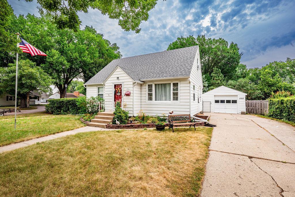 1707 2nd Street N, Fargo ND 58102 - Photo 3 of 39