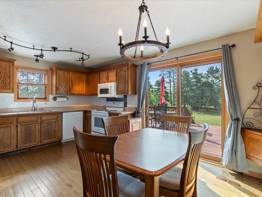 1910 single family home for sale at 39523 State Highway 47 in Aitkin, MN — 3 bed, 2 bath (photo 2 of 42)