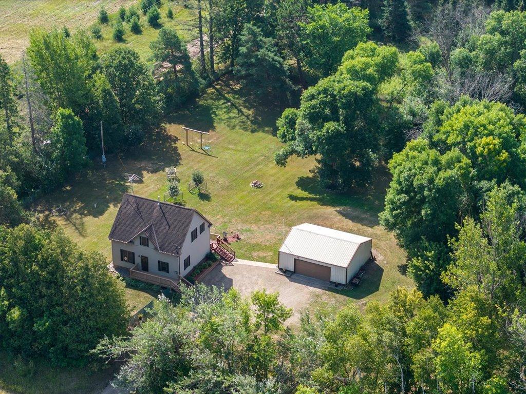 1910 single family home for sale at 39523 State Highway 47 in Aitkin, MN — 3 bed, 2 bath (photo 38 of 42)