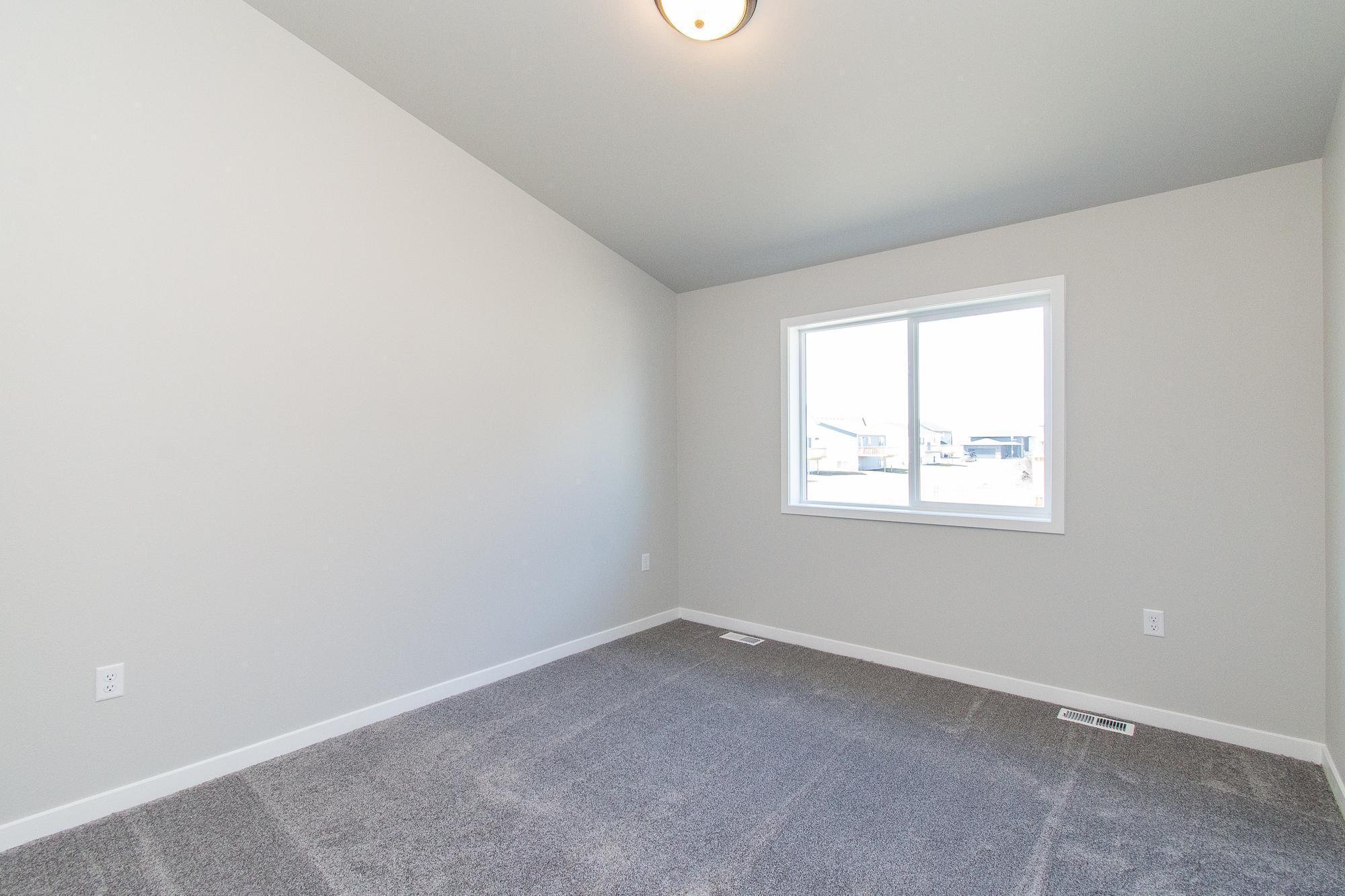 6796 Deer Creek Parkway, Horace ND 58104 - Photo 11 of 33