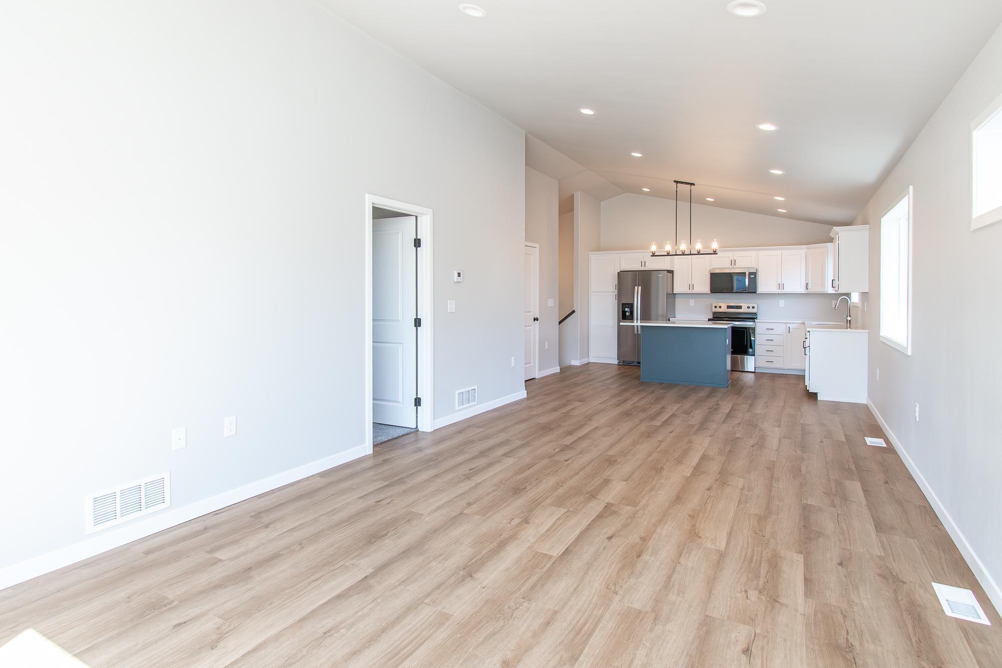 6796 Deer Creek Parkway, Horace ND 58104 - Photo 12 of 33