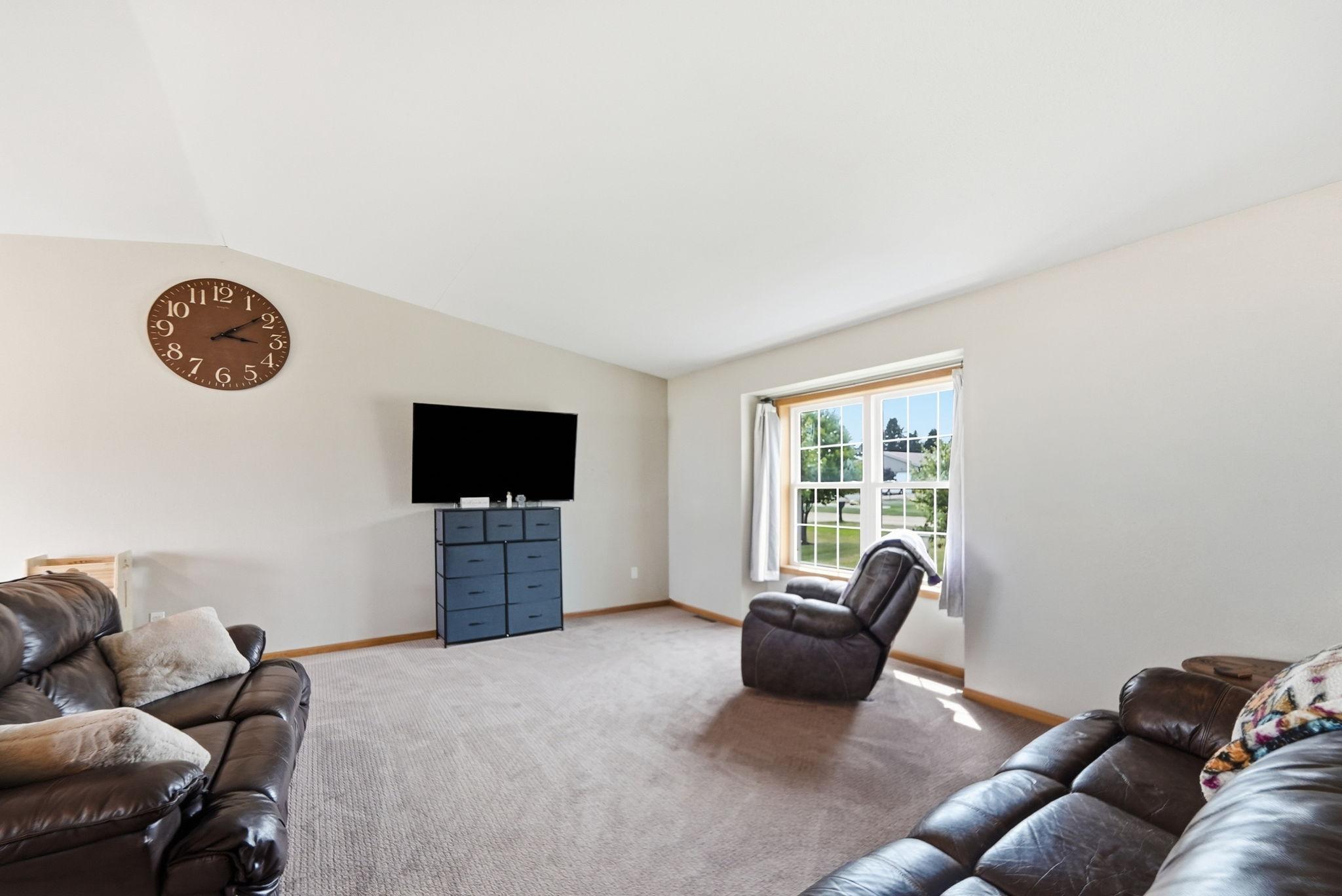 2003 single family home for sale at 605 W 8th Avenue in Osakis, MN — 4 bed, 2 bath (photo 13 of 32)
