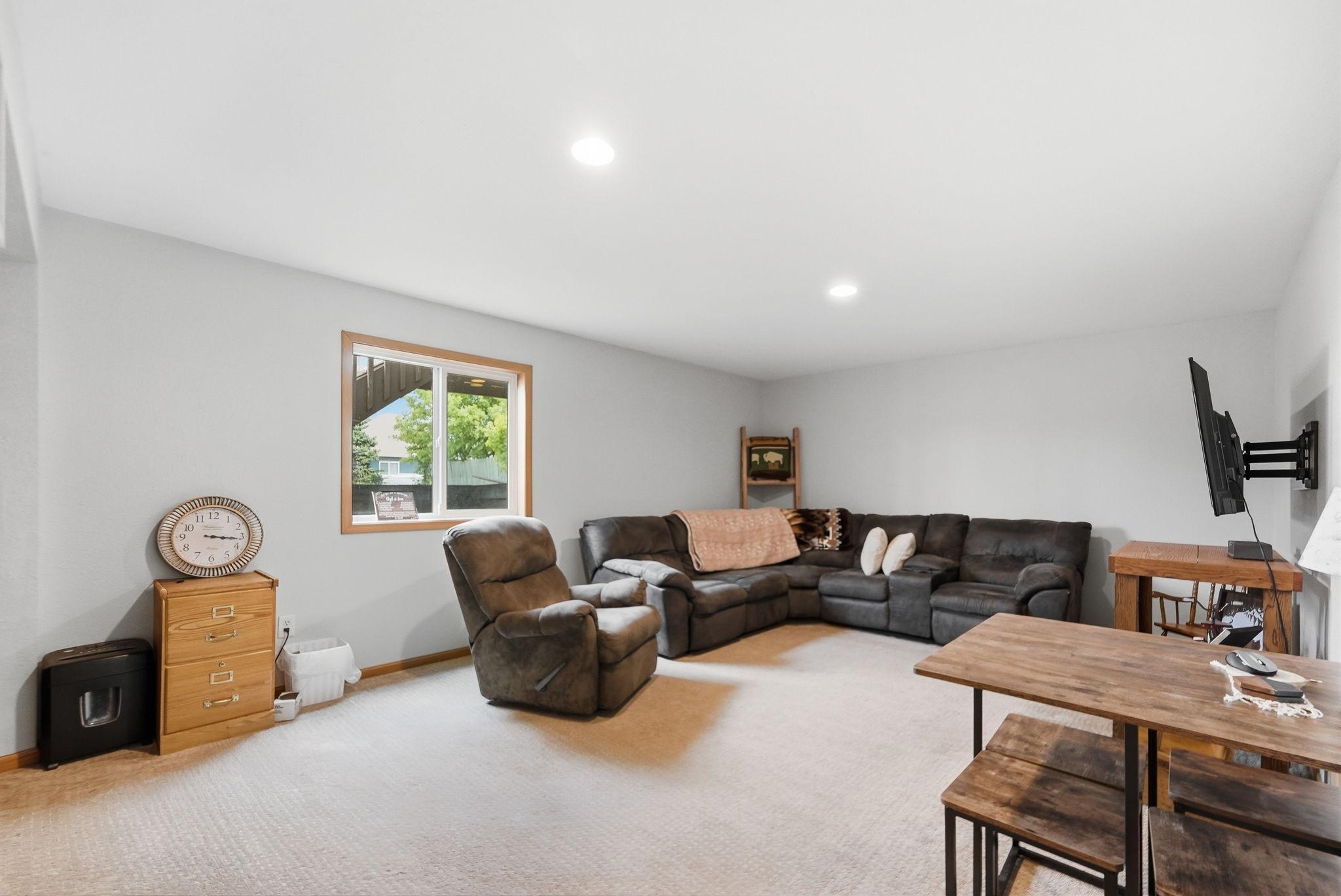 2003 single family home for sale at 605 W 8th Avenue in Osakis, MN — 4 bed, 2 bath (photo 18 of 32)
