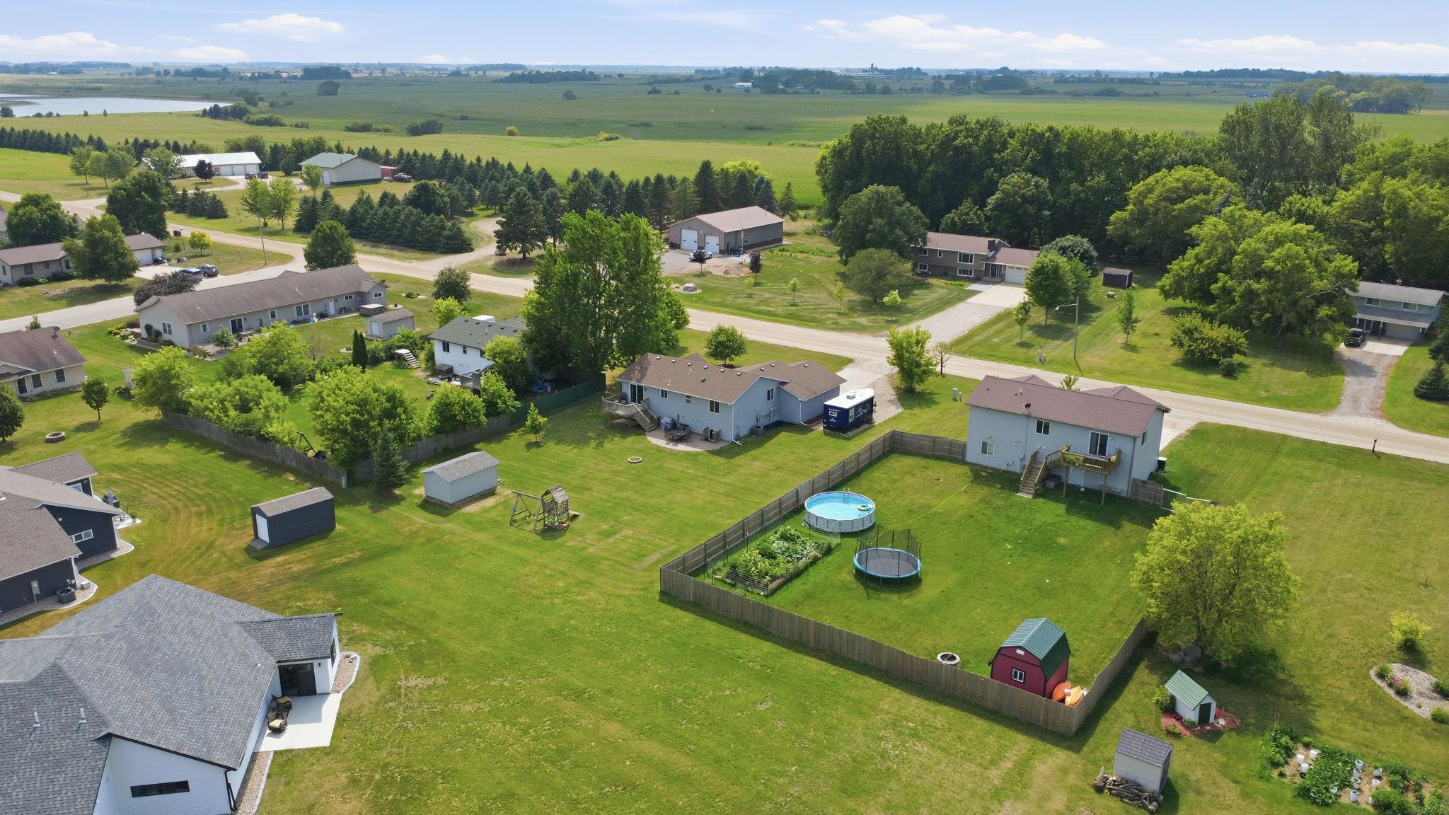 2003 single family home for sale at 605 W 8th Avenue in Osakis, MN — 4 bed, 2 bath (photo 3 of 32)