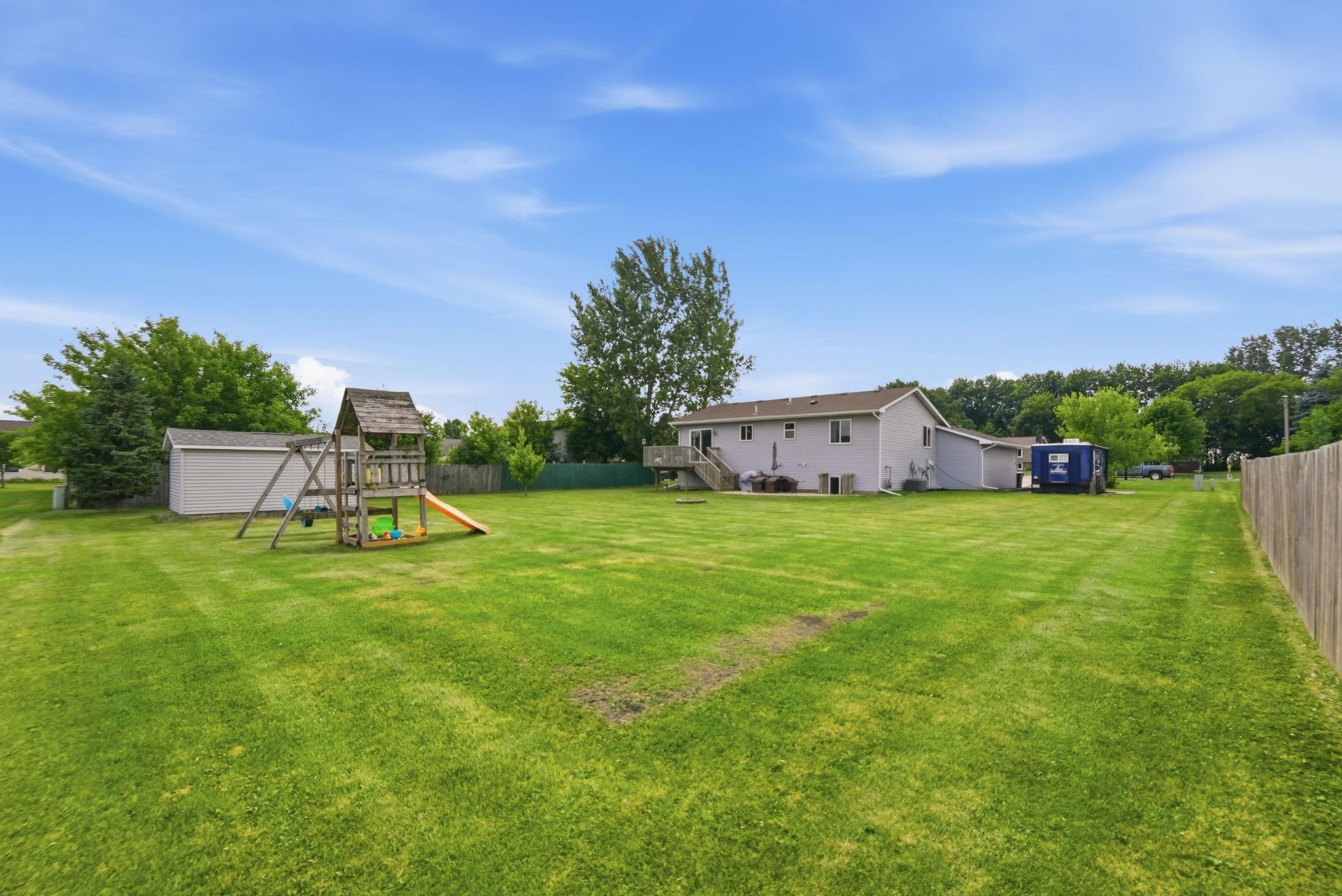 2003 single family home for sale at 605 W 8th Avenue in Osakis, MN — 4 bed, 2 bath (photo 25 of 32)