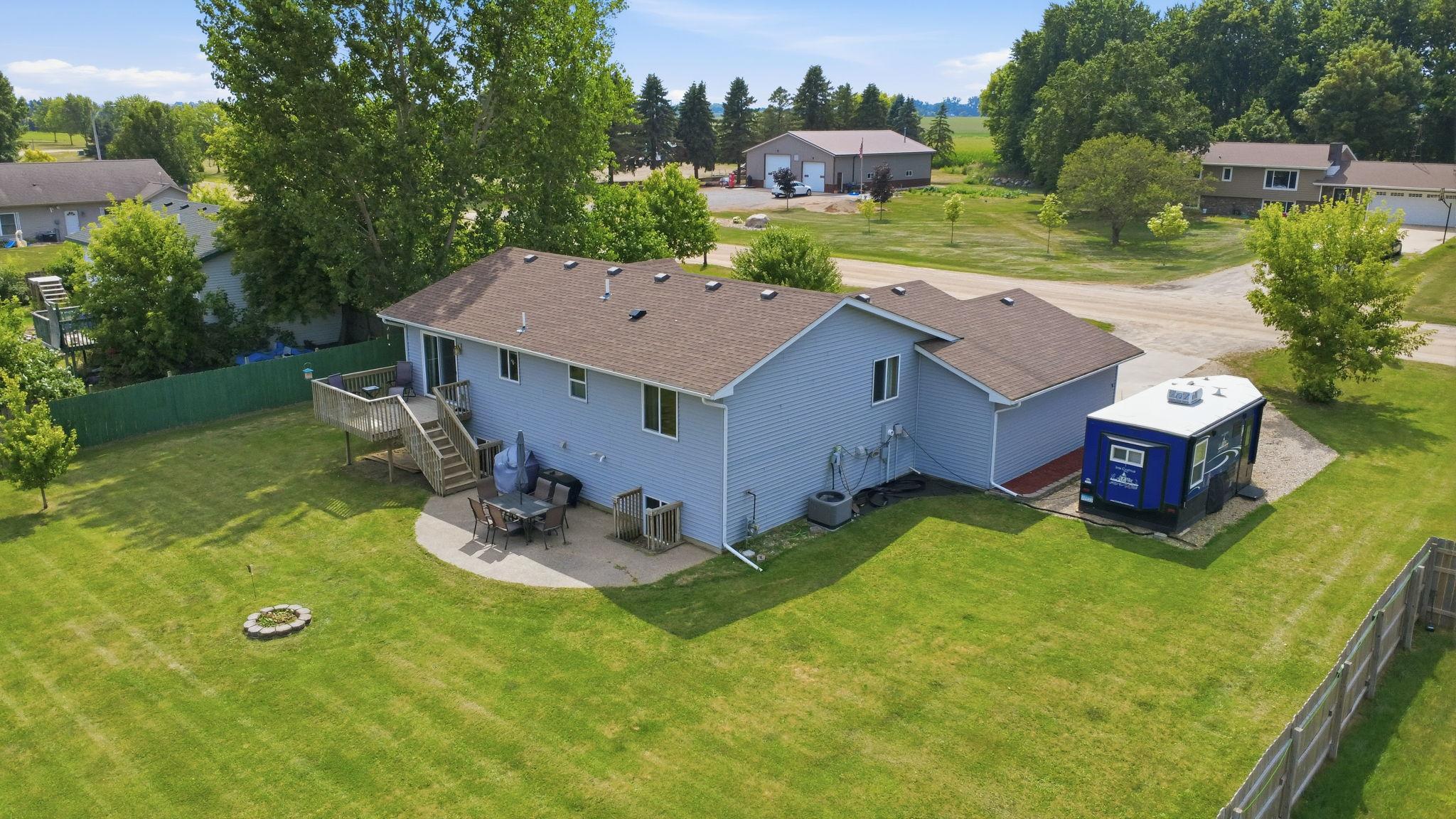 2003 single family home for sale at 605 W 8th Avenue in Osakis, MN — 4 bed, 2 bath (photo 4 of 32)