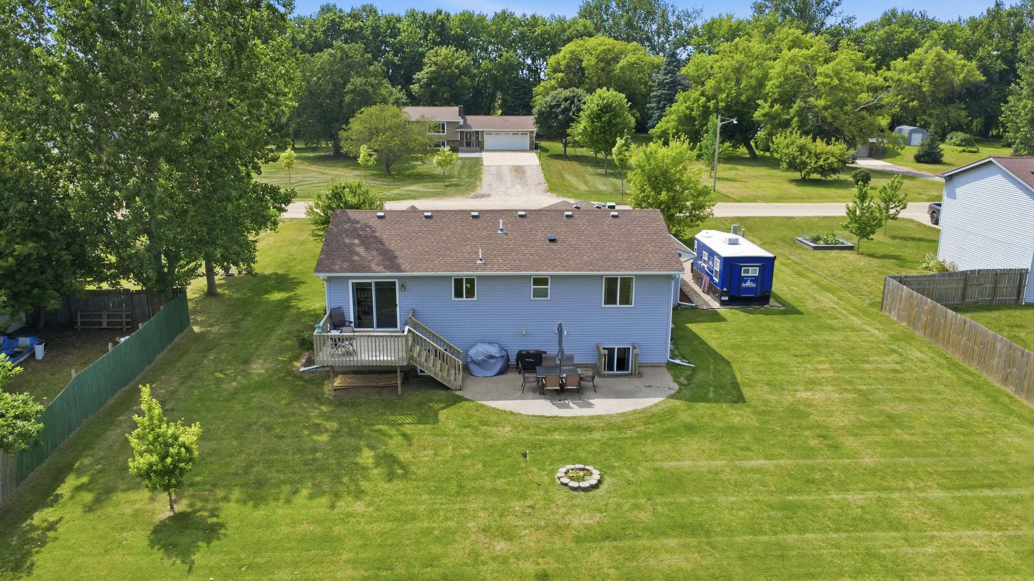 2003 single family home for sale at 605 W 8th Avenue in Osakis, MN — 4 bed, 2 bath (photo 5 of 32)